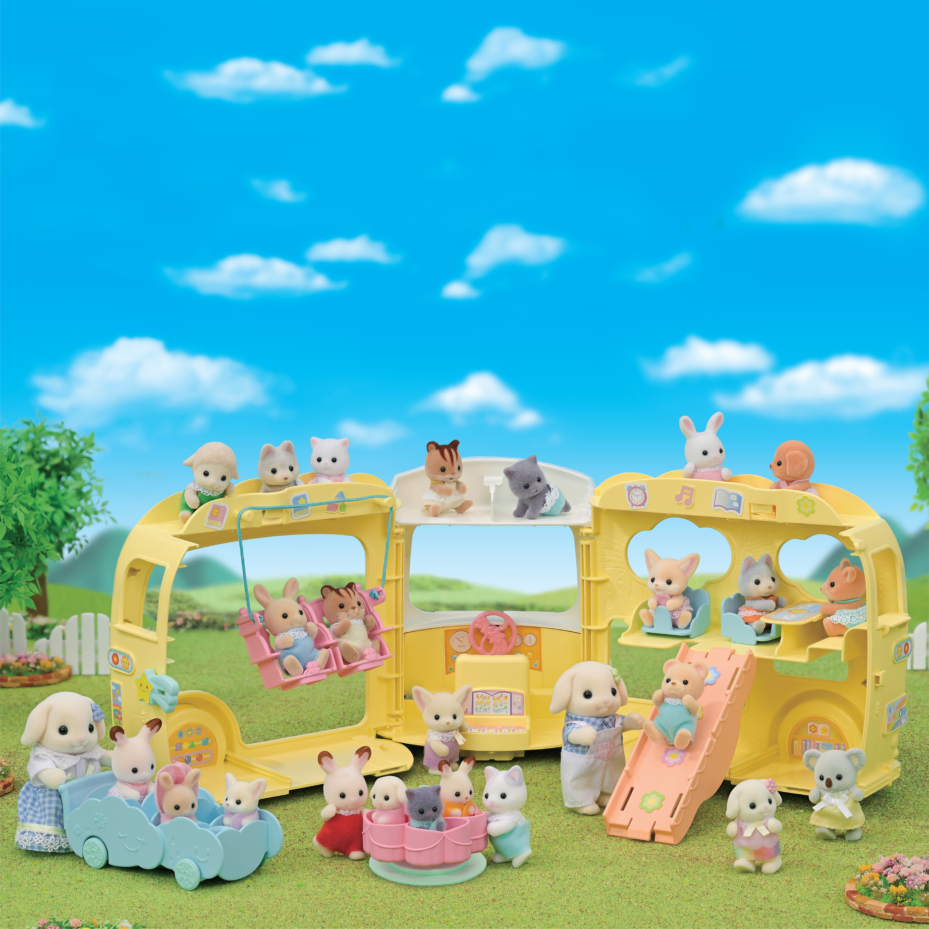 Voir la diapositive 7 : EPOCH D'ENFANCE Bus cour de récréation Sylvanian Families