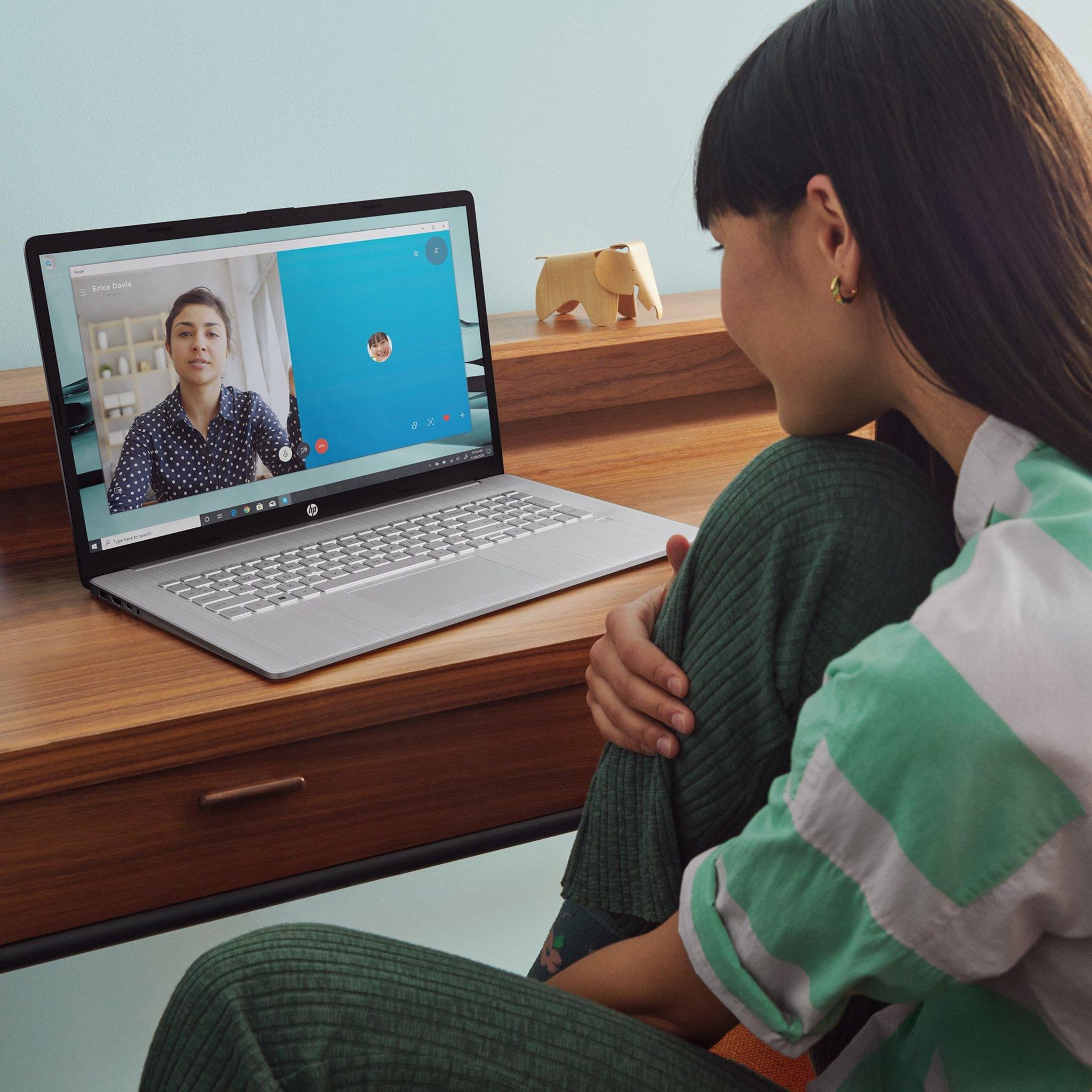 Voir la diapositive 8 : HP Ordinateur portable 17" CN2129NF - Gris