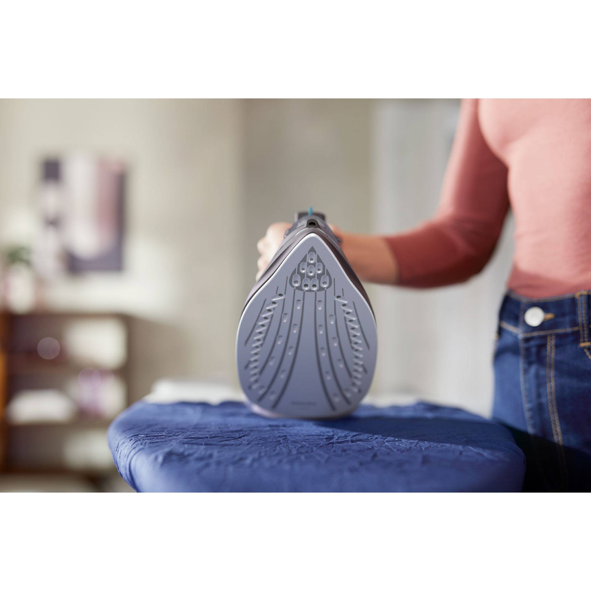 Voir la diapositive 2 : PHILIPS Fer à repasser vapeur DST3041/80 - Noir