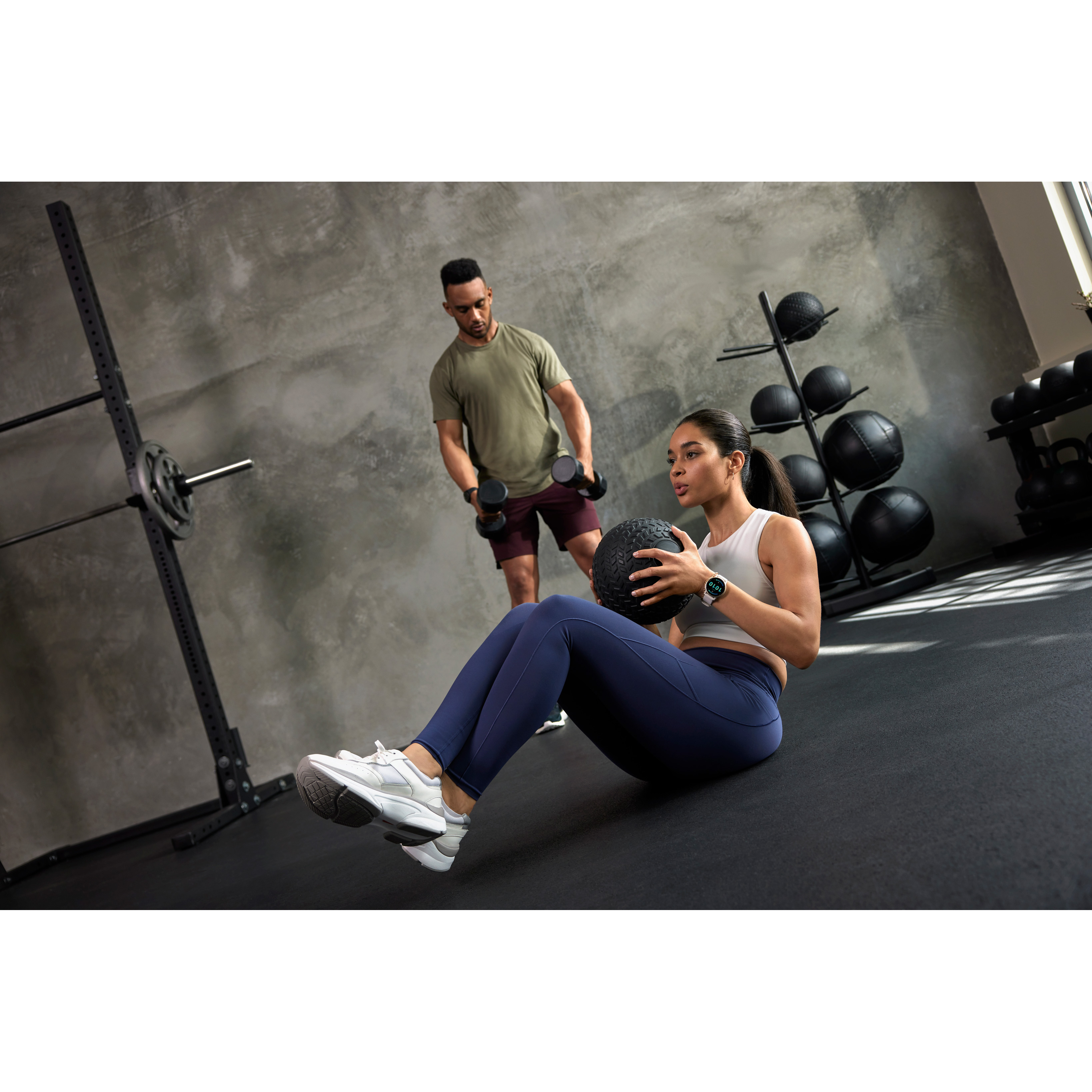 Voir la diapositive 2 : GARMIN Montre connectée GPS Sport et Santé VIVOACTIVE 5 - Gris/Noir