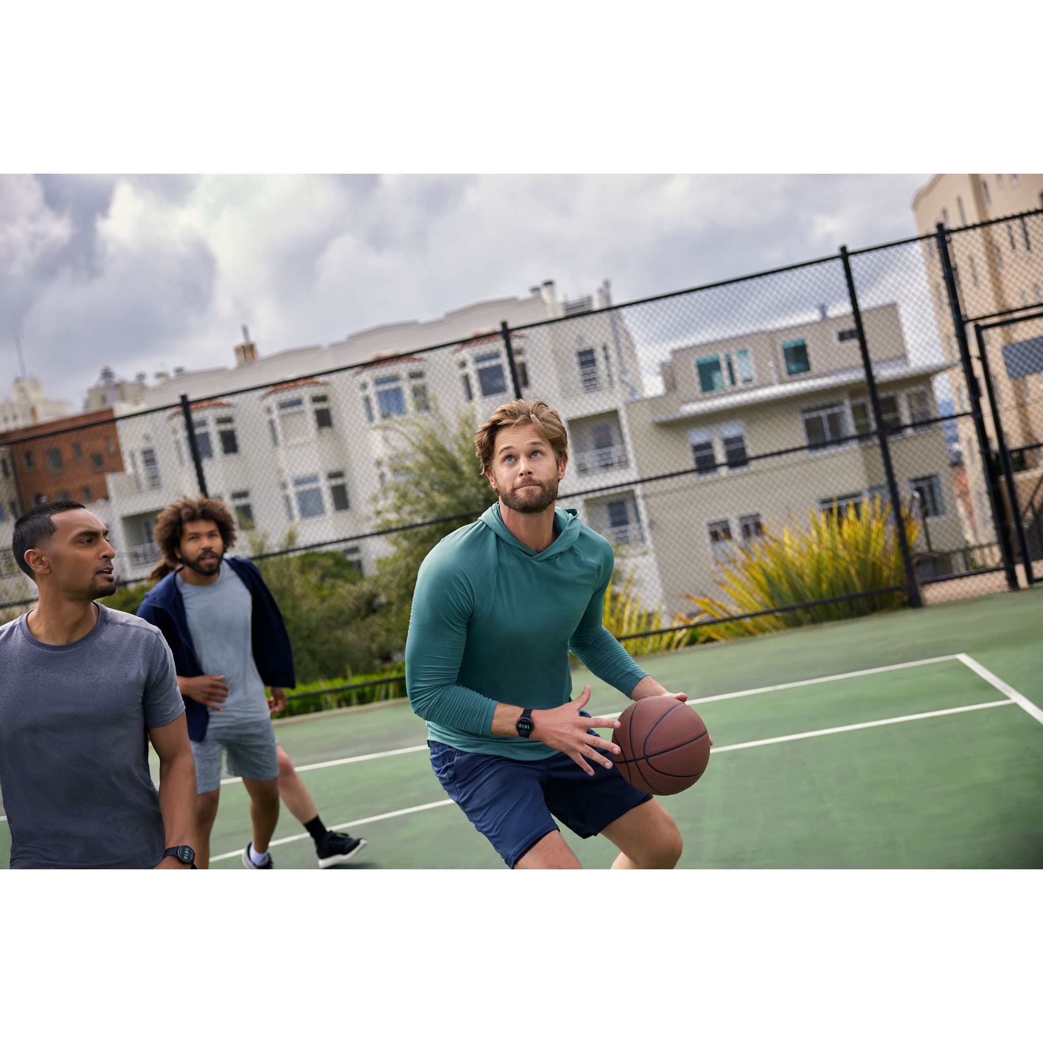 Voir la diapositive 3 : GARMIN Montre connectée GPS Sport et Santé VIVOACTIVE 5 - Bleu/Bleu