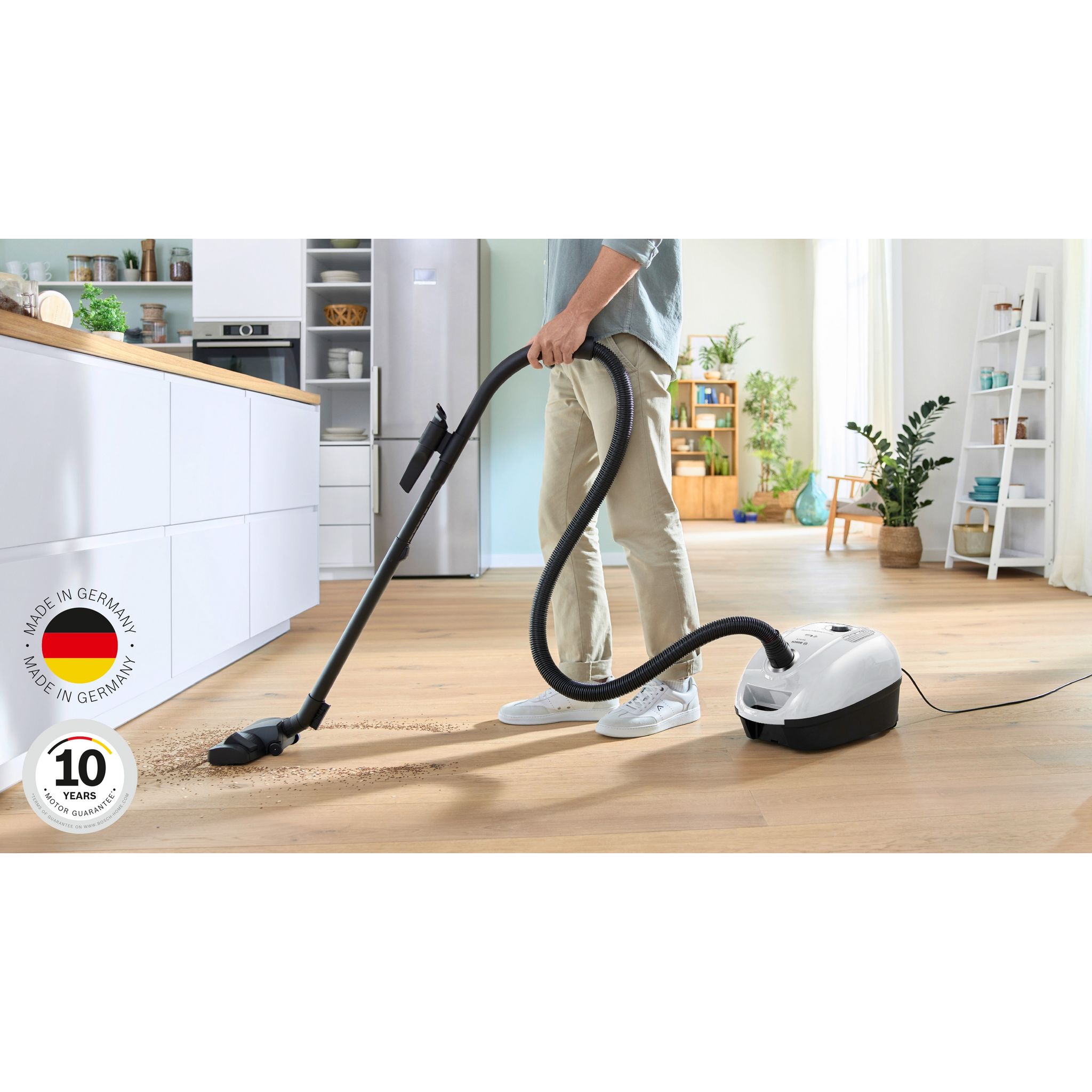 Voir la diapositive 3 : BOSCH Aspirateur traîneau avec sac BGL38WH2 - Blanc