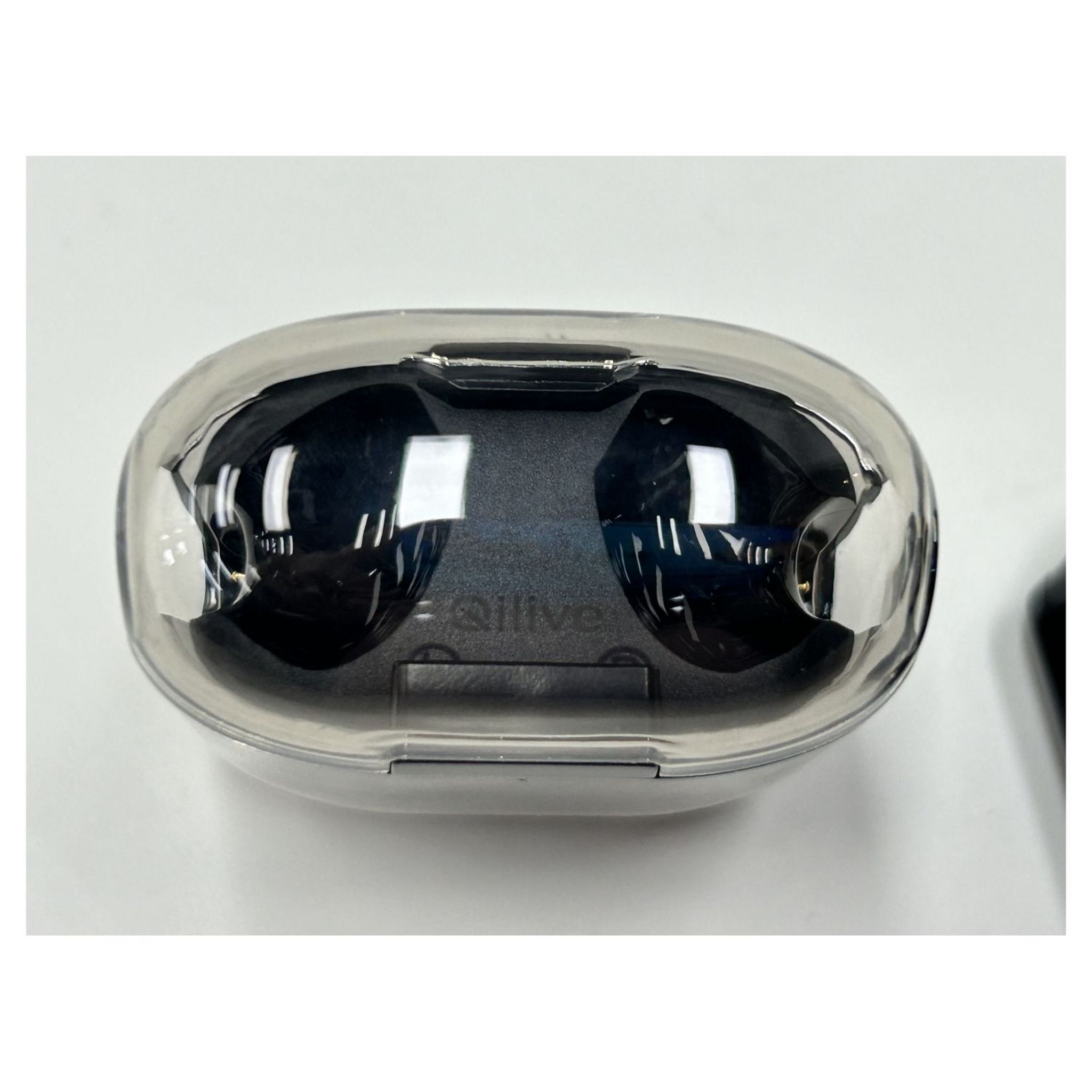 Voir la diapositive 8 : QILIVE Écouteurs Q1613 TWS - Transparent Noir