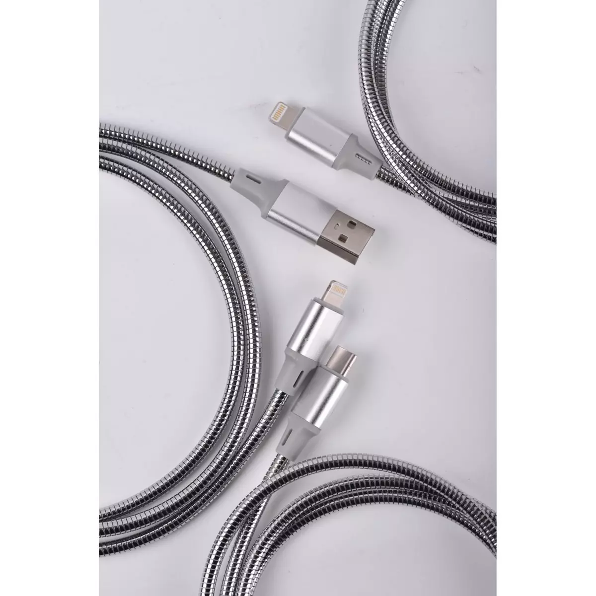 QILIVE Câble USB C/Lightning Métal - Gris