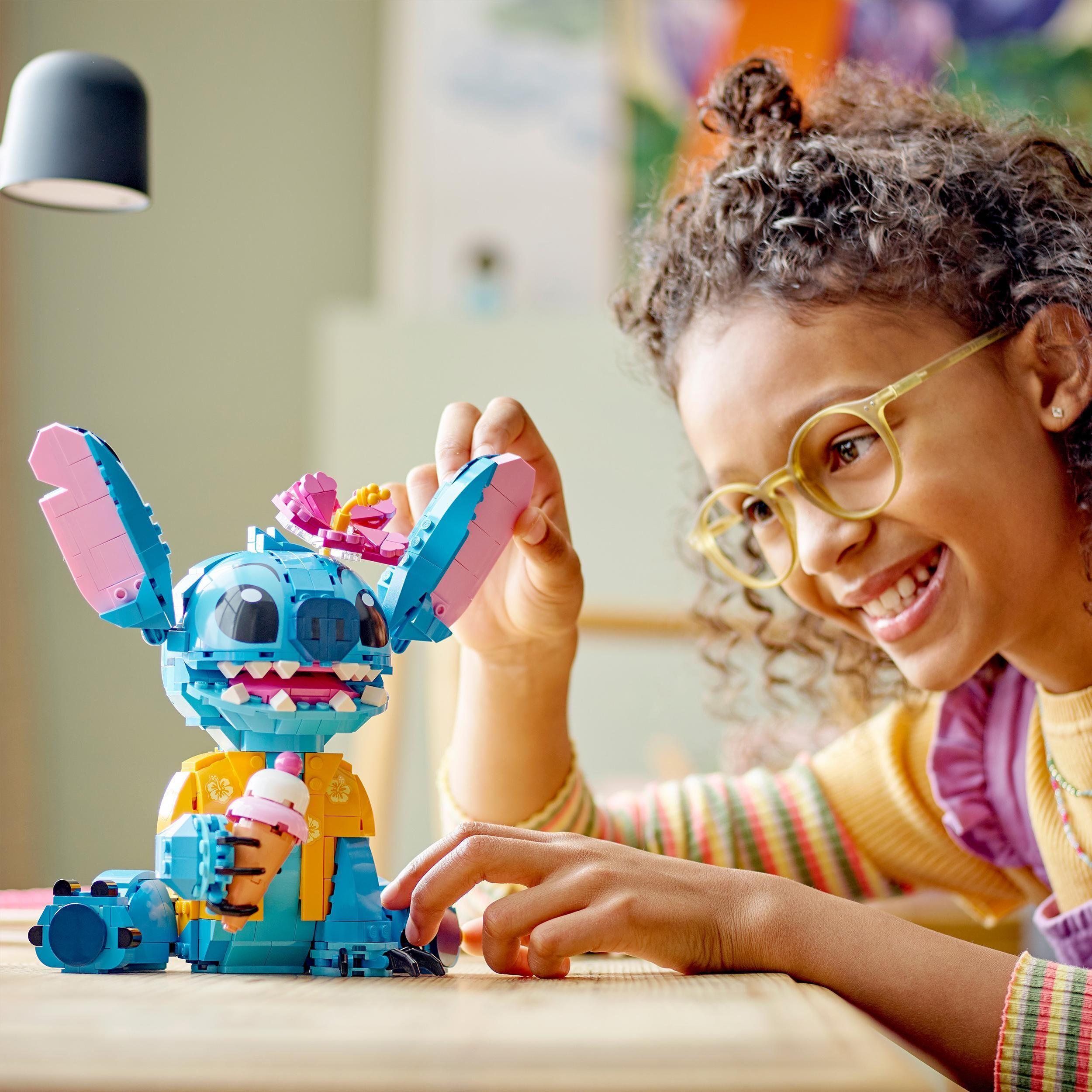 Voir la diapositive 7 : LEGO LEGO ǀ Disney 43249 Stitch - Jeu de Construction pour Fille ou Garçon - Figurine & Fleur