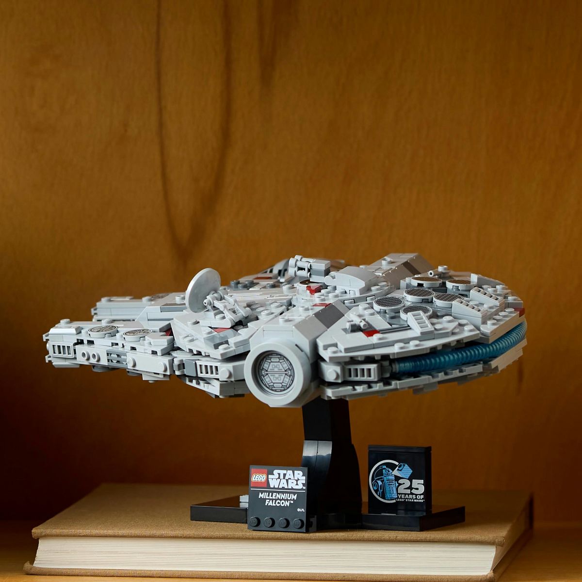 LEGO LEGO Star Wars 75375 Millennium Falcon, Set de Construction, Vaisseau Spatial, Adultes