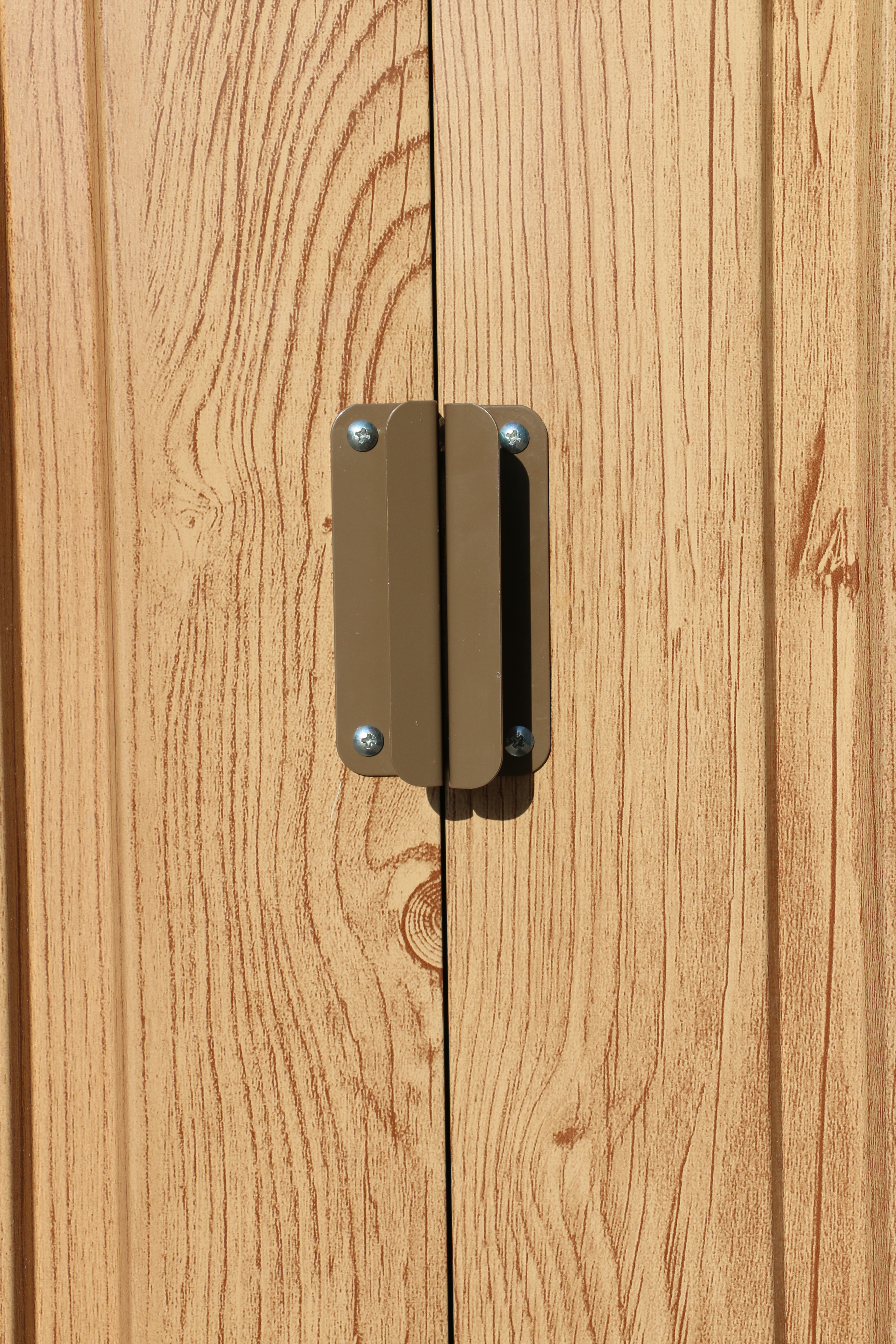 Voir la diapositive 2 : DURAMAX Abri de jardin métal imitation bois 2,47m² + kit ancrage inclus