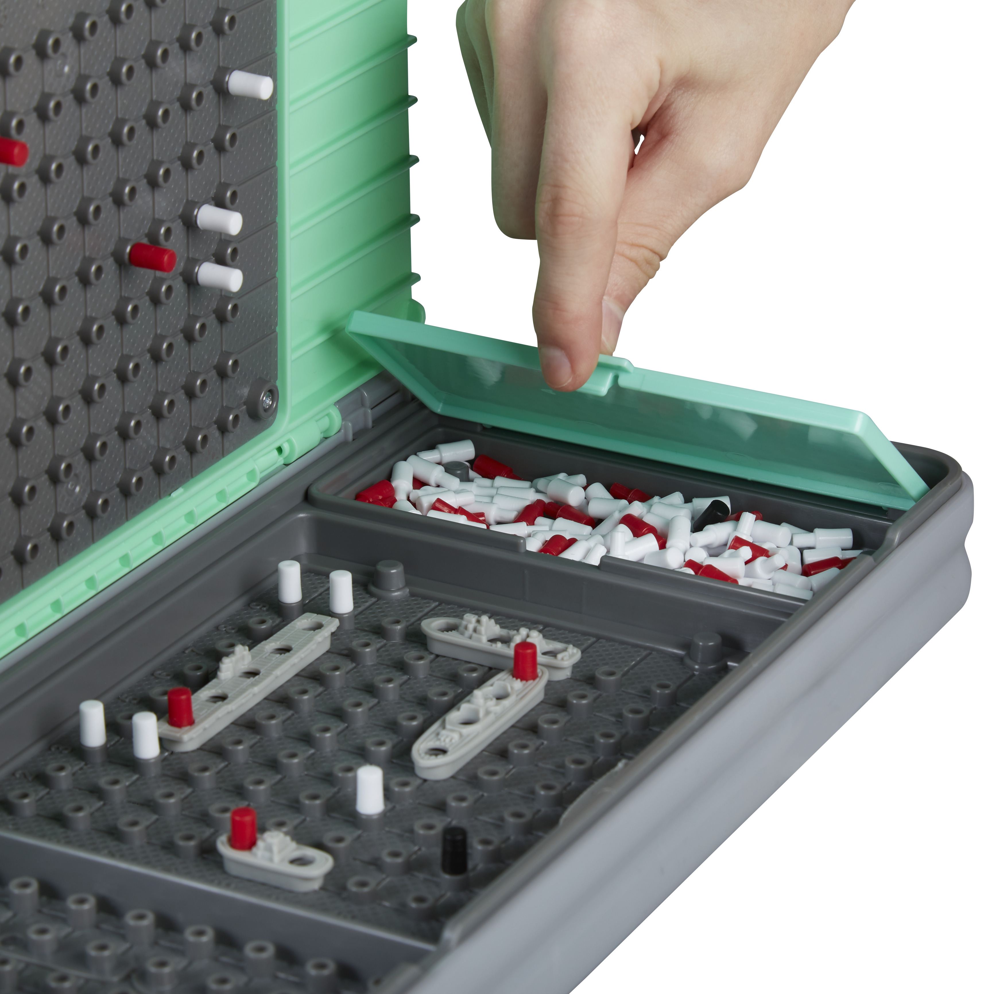 Voir la diapositive 11 : HASBRO Jeu Bataille Navale de voyage