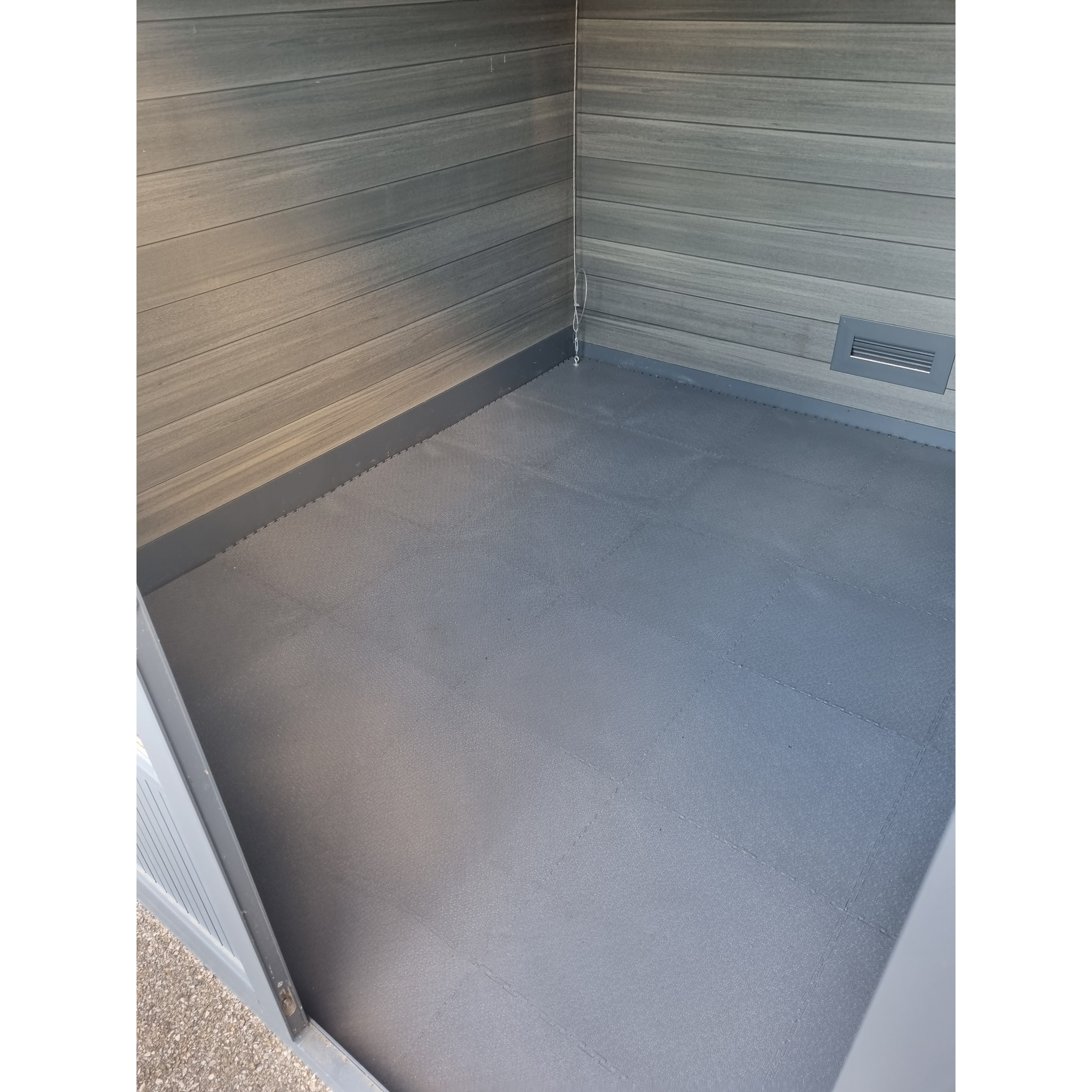 Voir la diapositive 3 : Lot de 10 dalles recoupables & pour tout type de sol - 2,50 m² - 50 x 50 cm - PVC - gris foncé