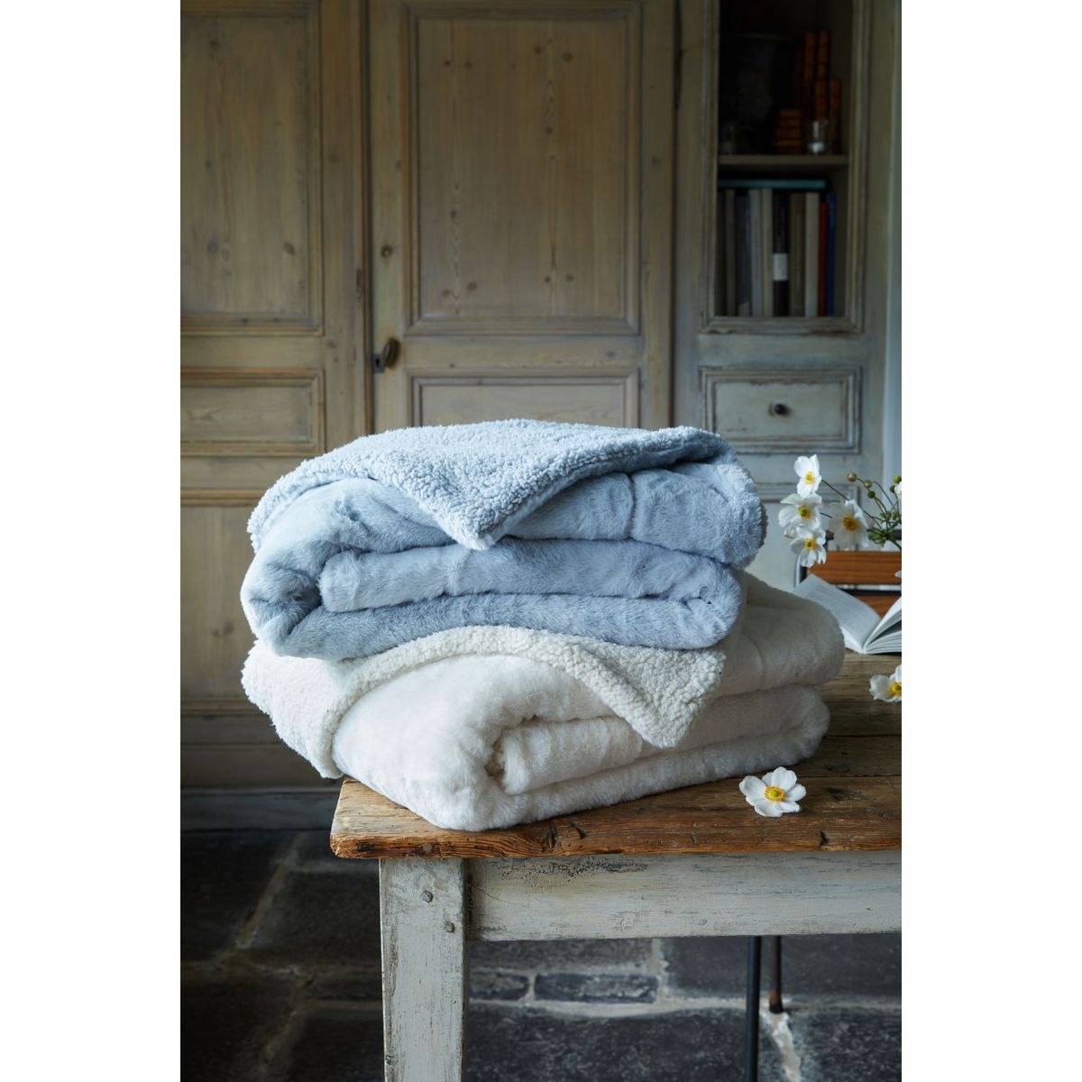 ACTUEL Plaid en fausse fourrure