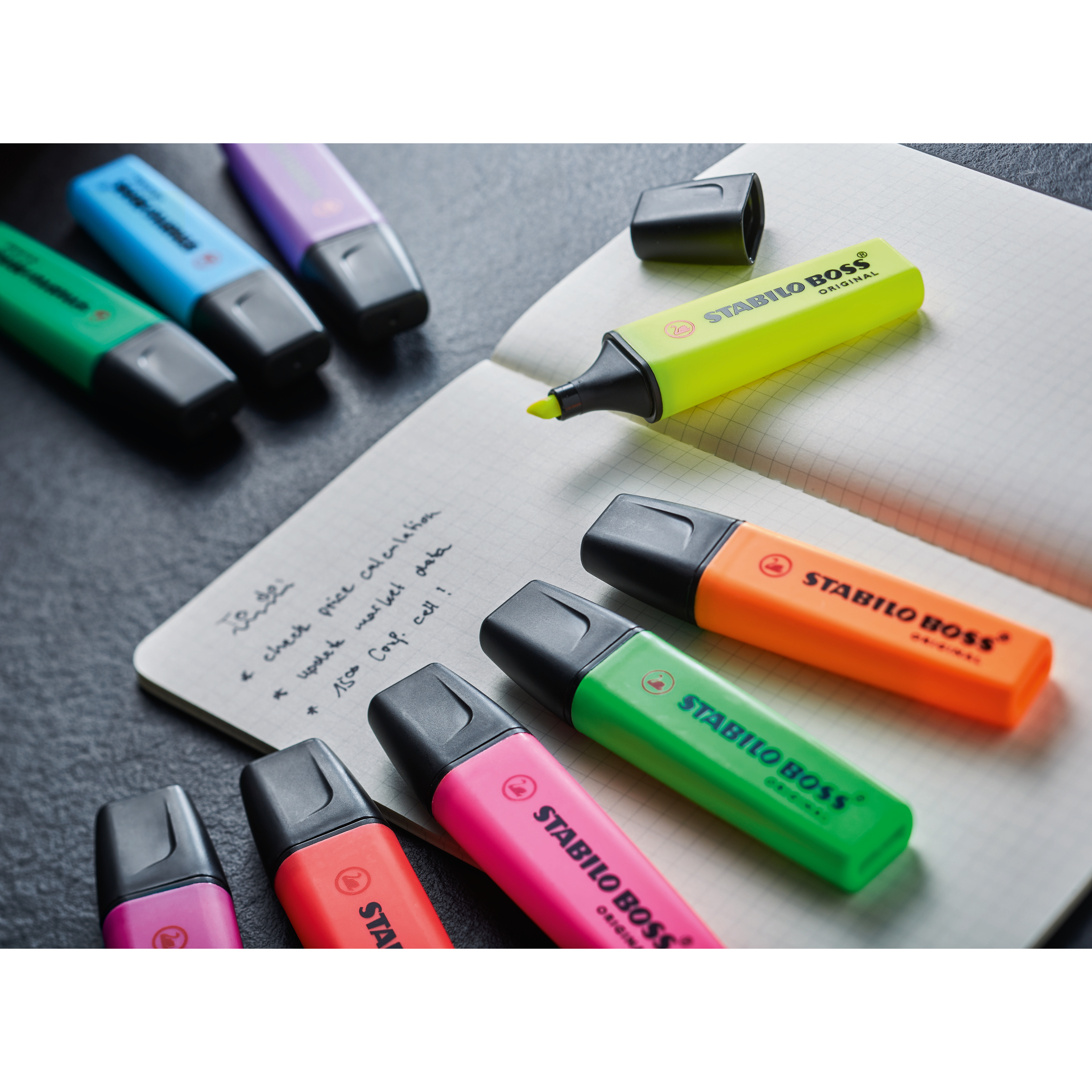 Voir la diapositive 4 : STABILO Surligneur x4 BOSS Original - Jaune / Rose / Vert / Orange