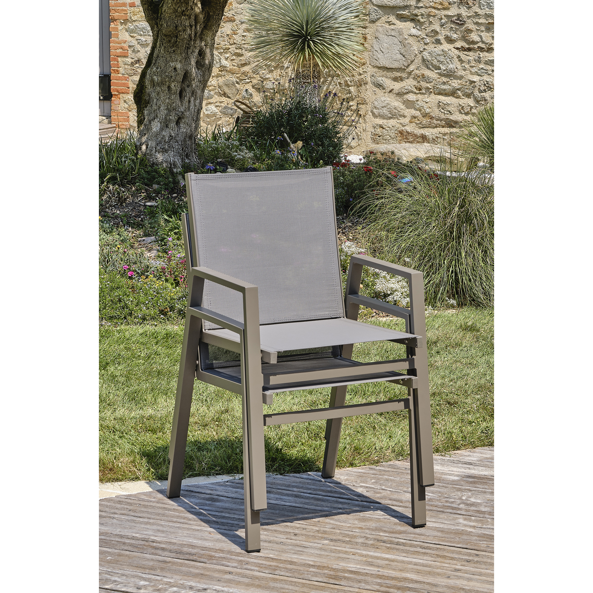 Voir la diapositive 5 : DCB GARDEN Salon de jardin - 6 places - Aluminium - Quartz - FLORIDE