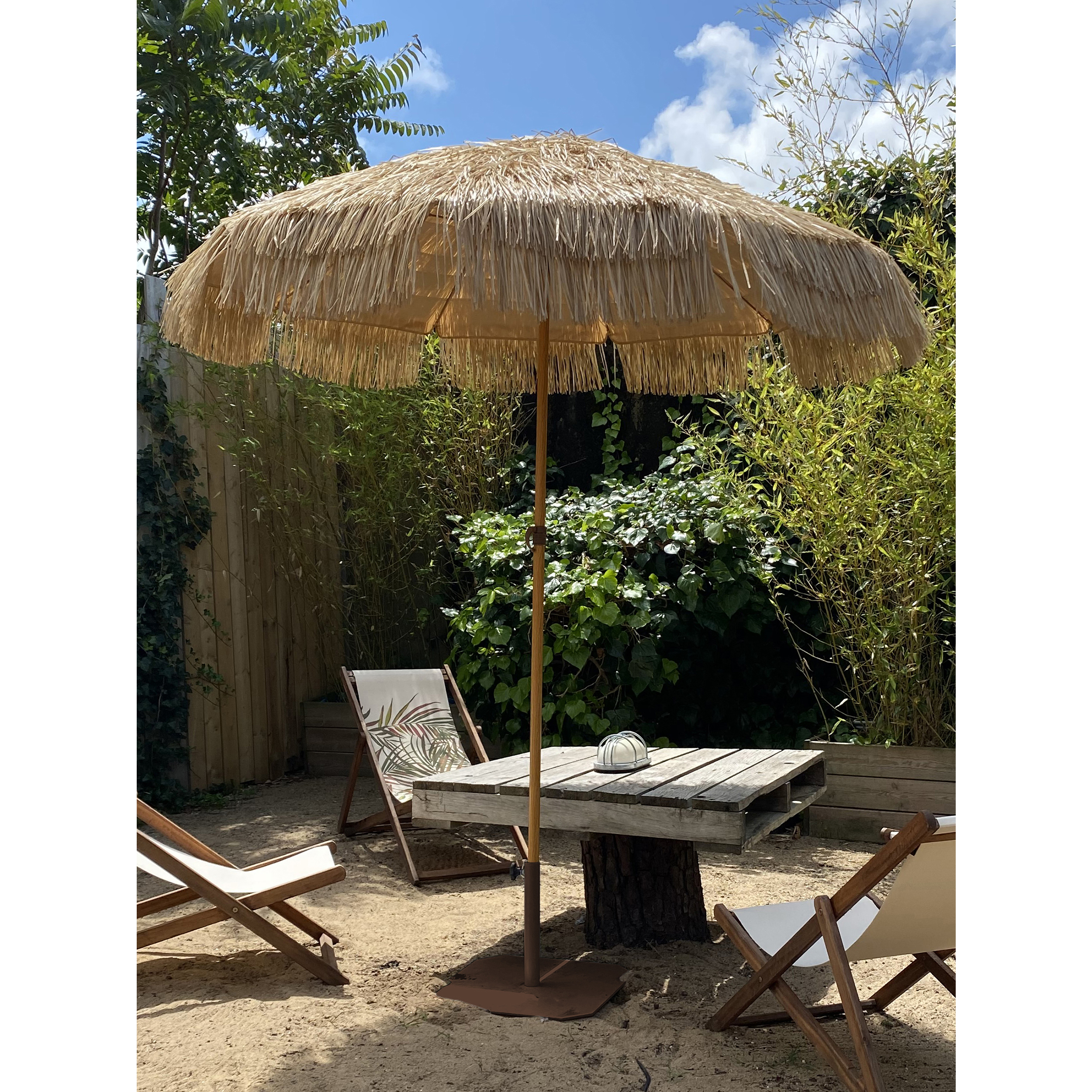 Voir la diapositive 2 : DCB GARDEN Parasol droit à franges - Acier et finition bois - Marron - D2m - HAWAI