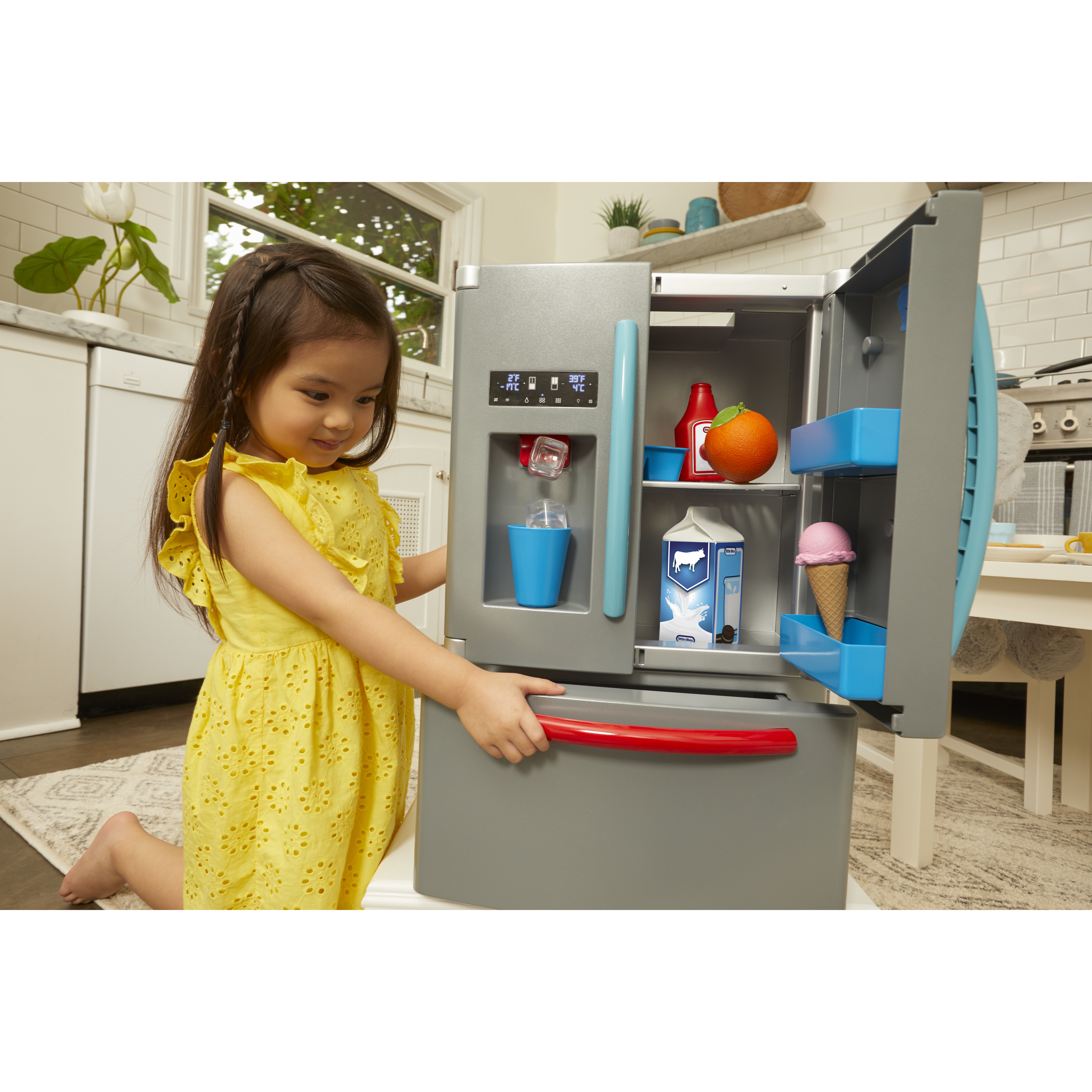 Voir la diapositive 4 : MGA Mon premier réfrigérateur  Little Tikes et accessoires