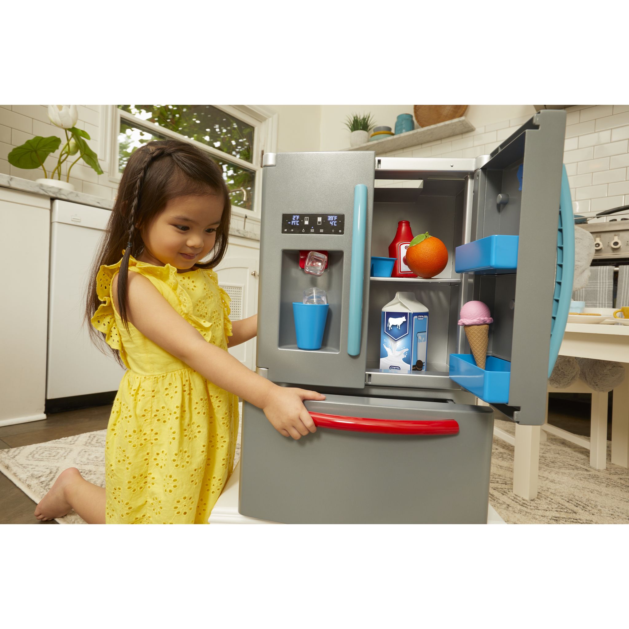 Voir la diapositive 4 : MGA Mon premier réfrigérateur  Little Tikes et accessoires