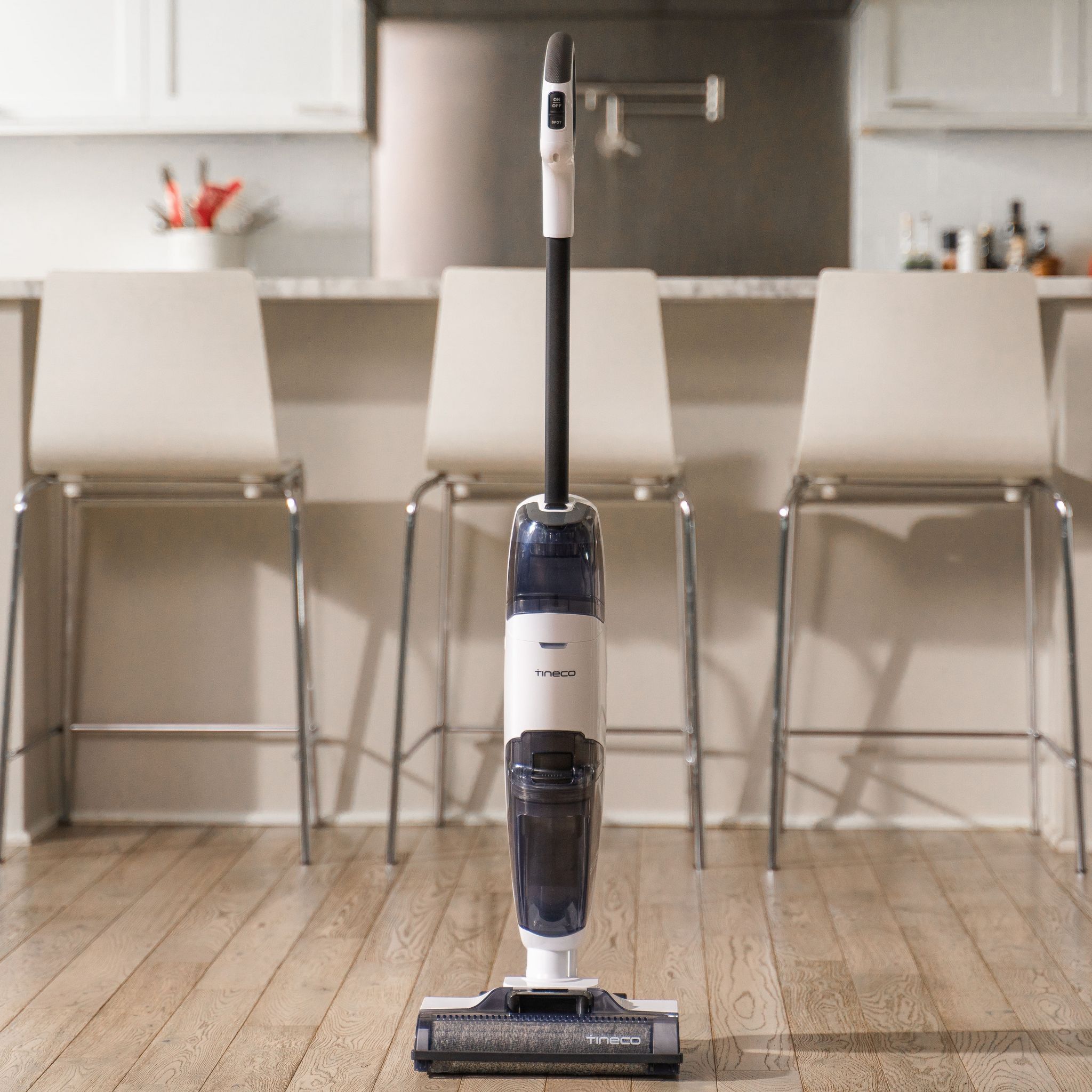 Voir la diapositive 2 : TINECO Aspirateur laveur sans fil IFLOOR 2 PLUS - Blanc