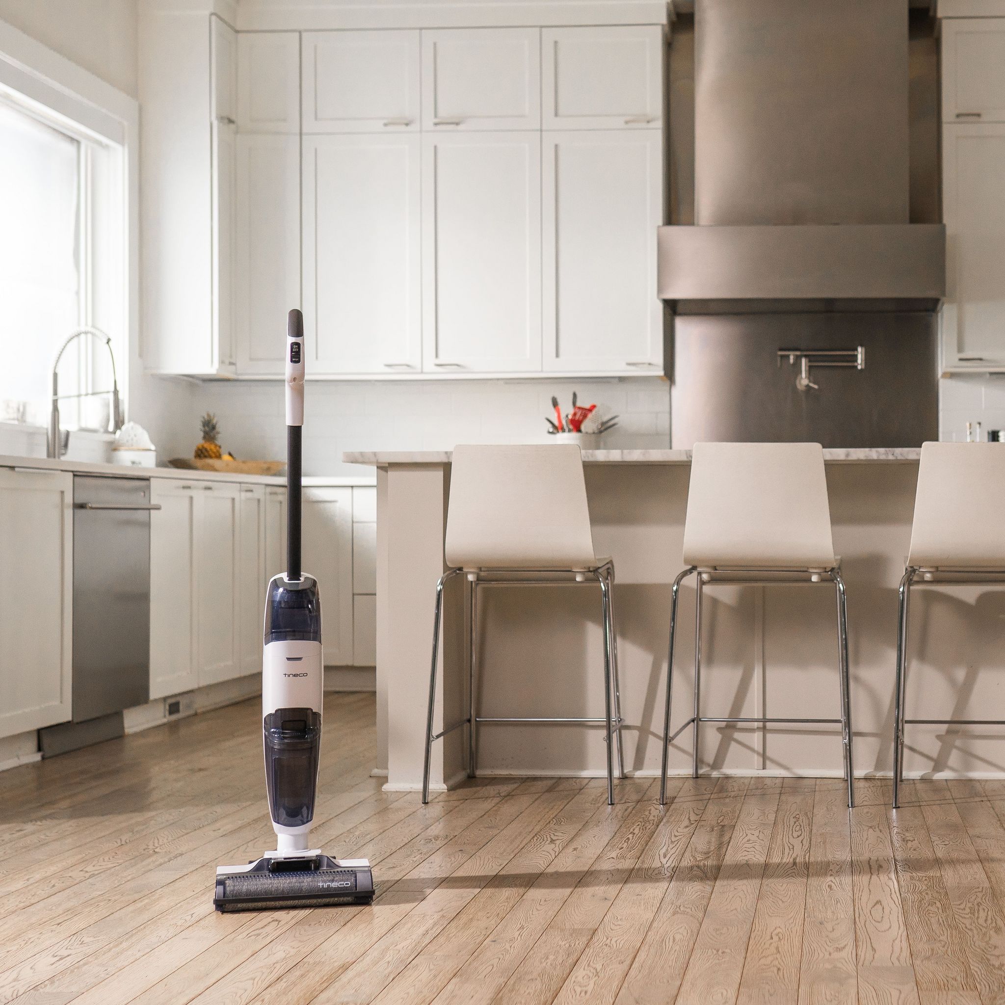 Voir la diapositive 3 : TINECO Aspirateur laveur sans fil IFLOOR 2 PLUS - Blanc