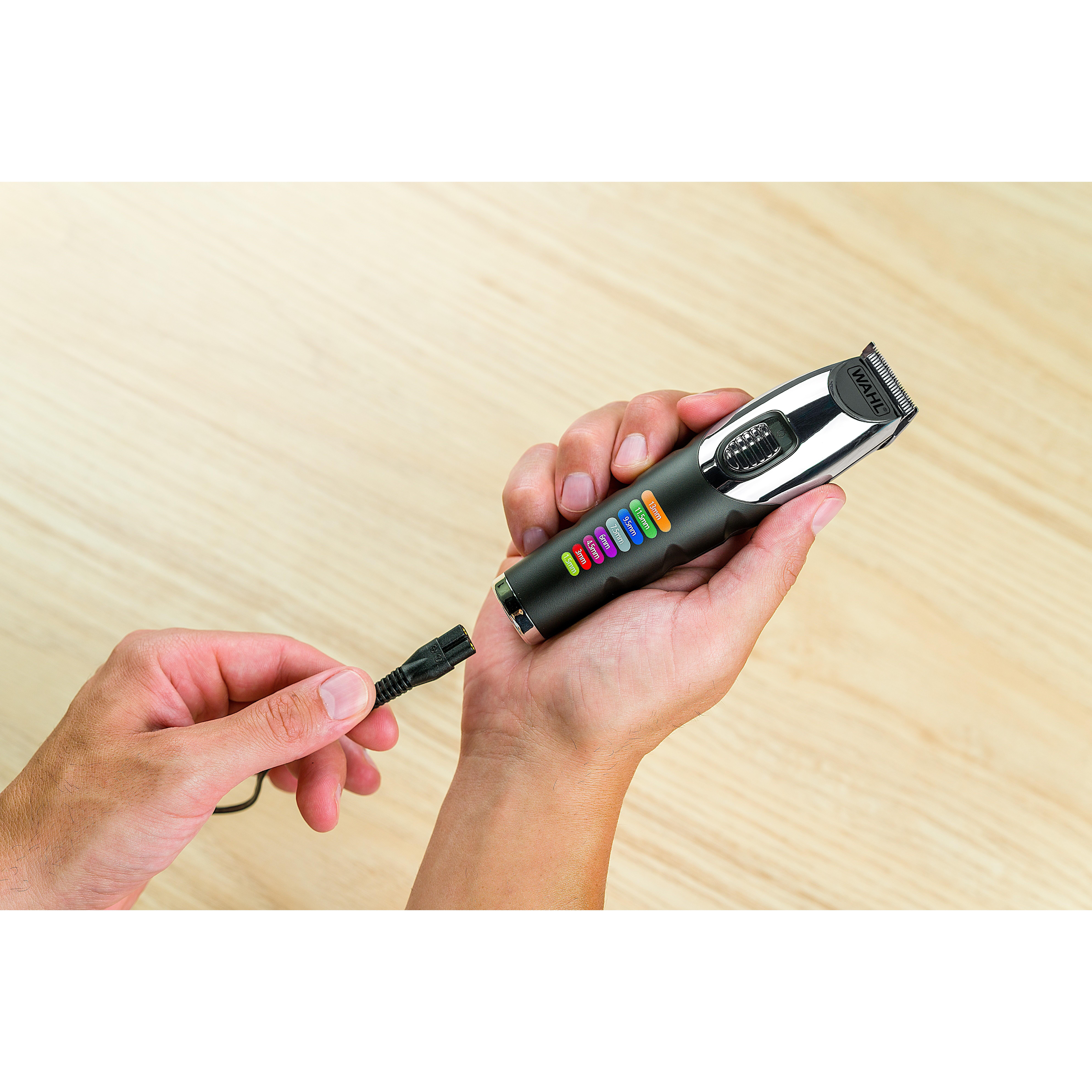 Voir la diapositive 4 : WAHL Tondeuse cheveux 09893.0443 - Noir