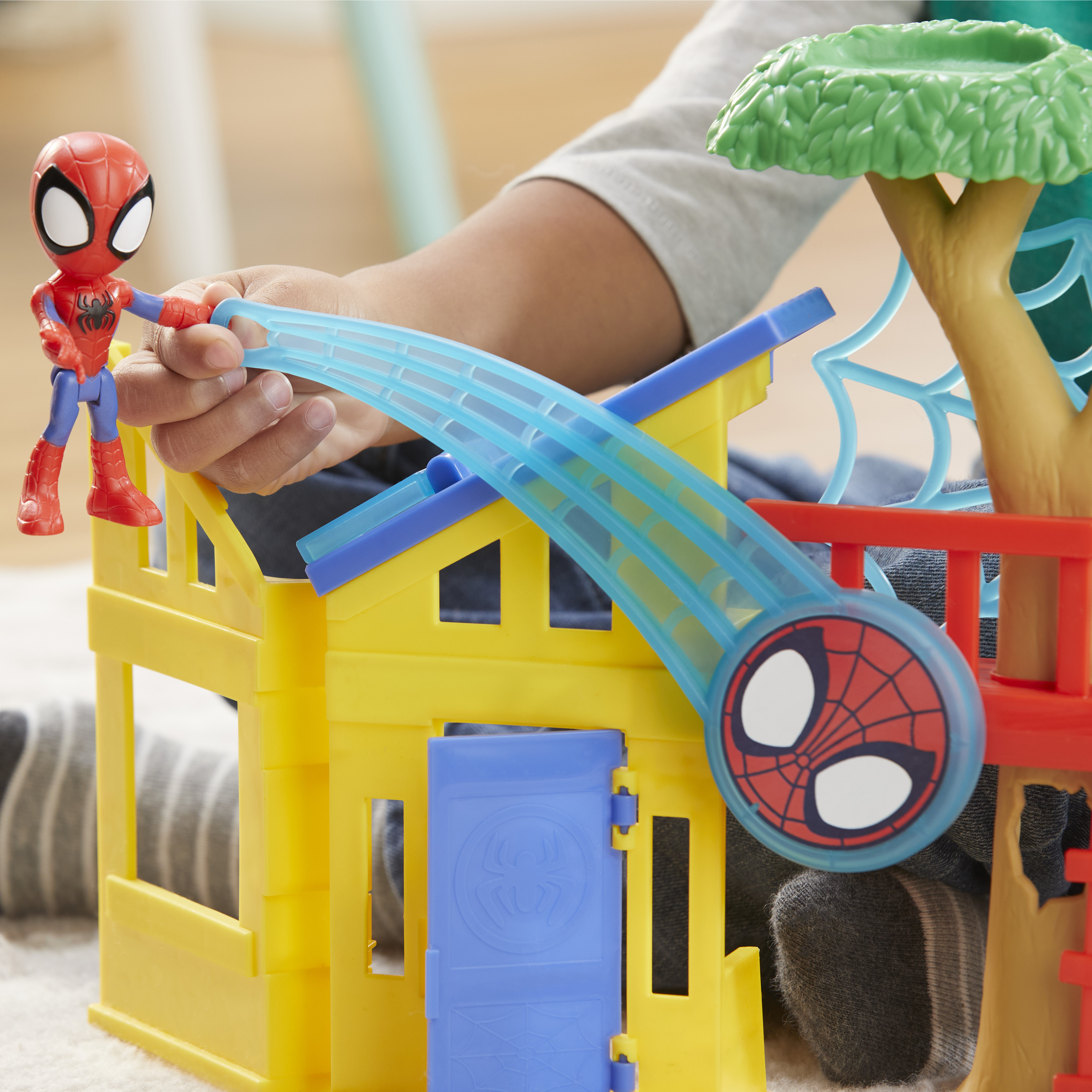 Voir la diapositive 15 : HASBRO Aire de Jeux Spidey