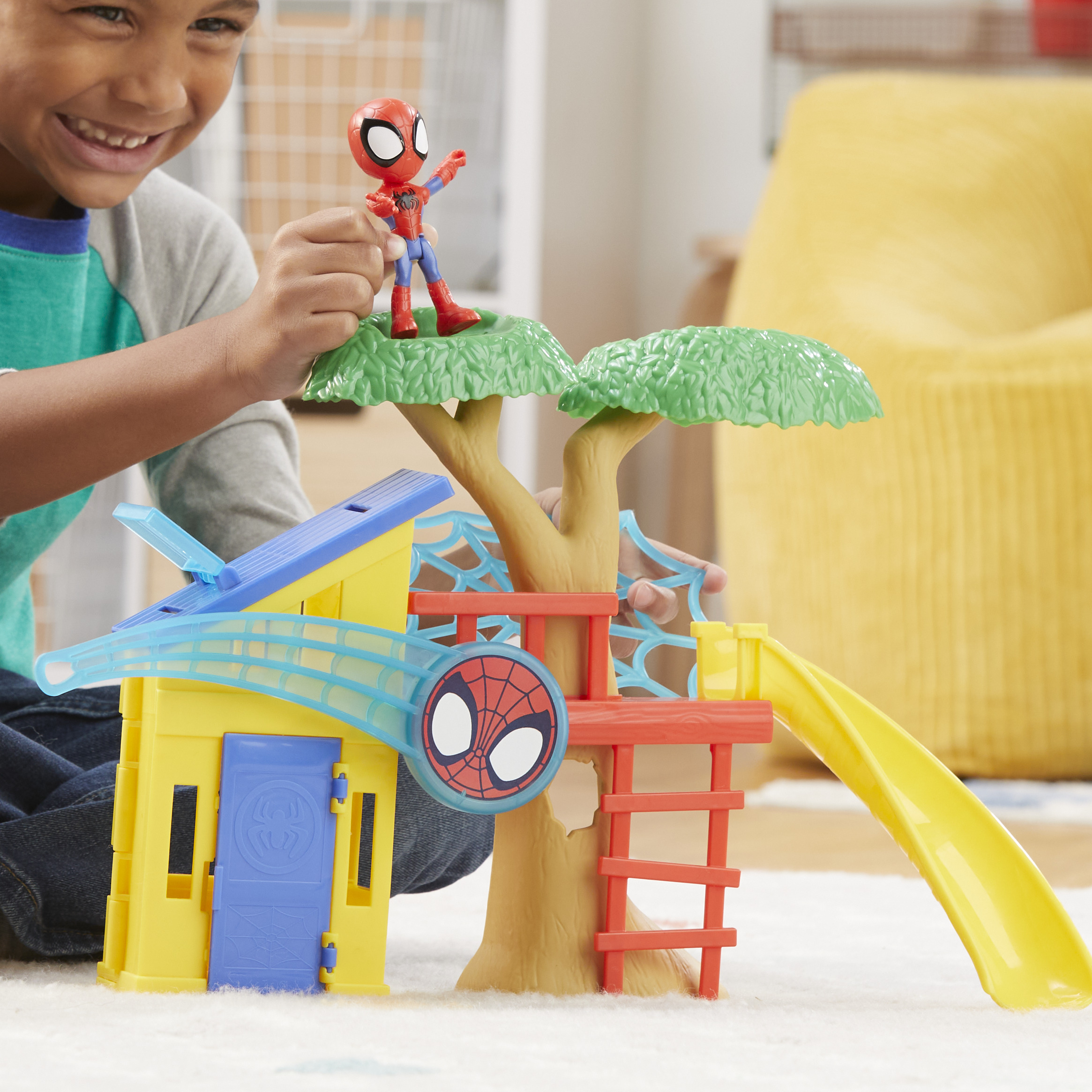 Voir la diapositive 4 : HASBRO Aire de Jeux Spidey