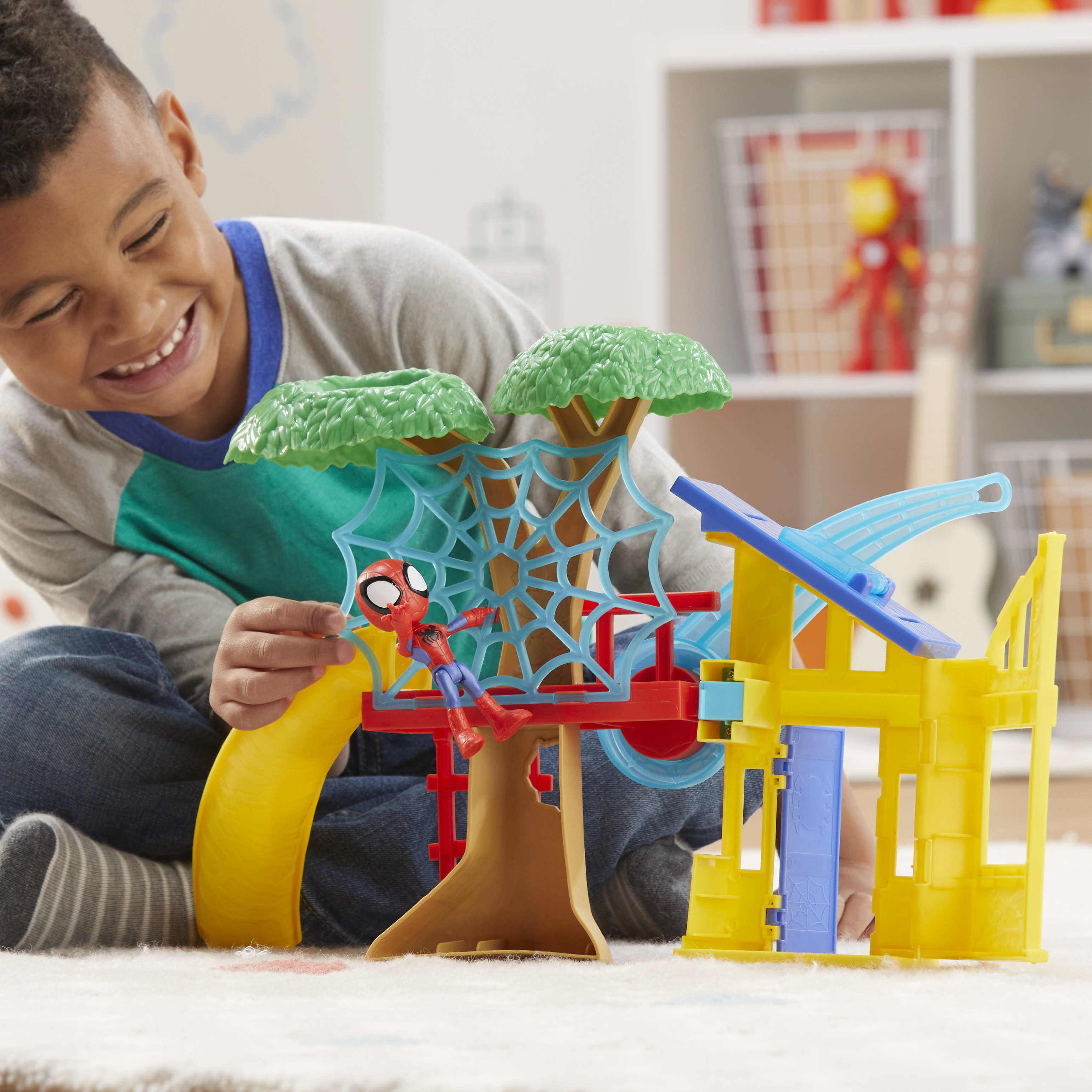 Voir la diapositive 6 : HASBRO Aire de Jeux Spidey