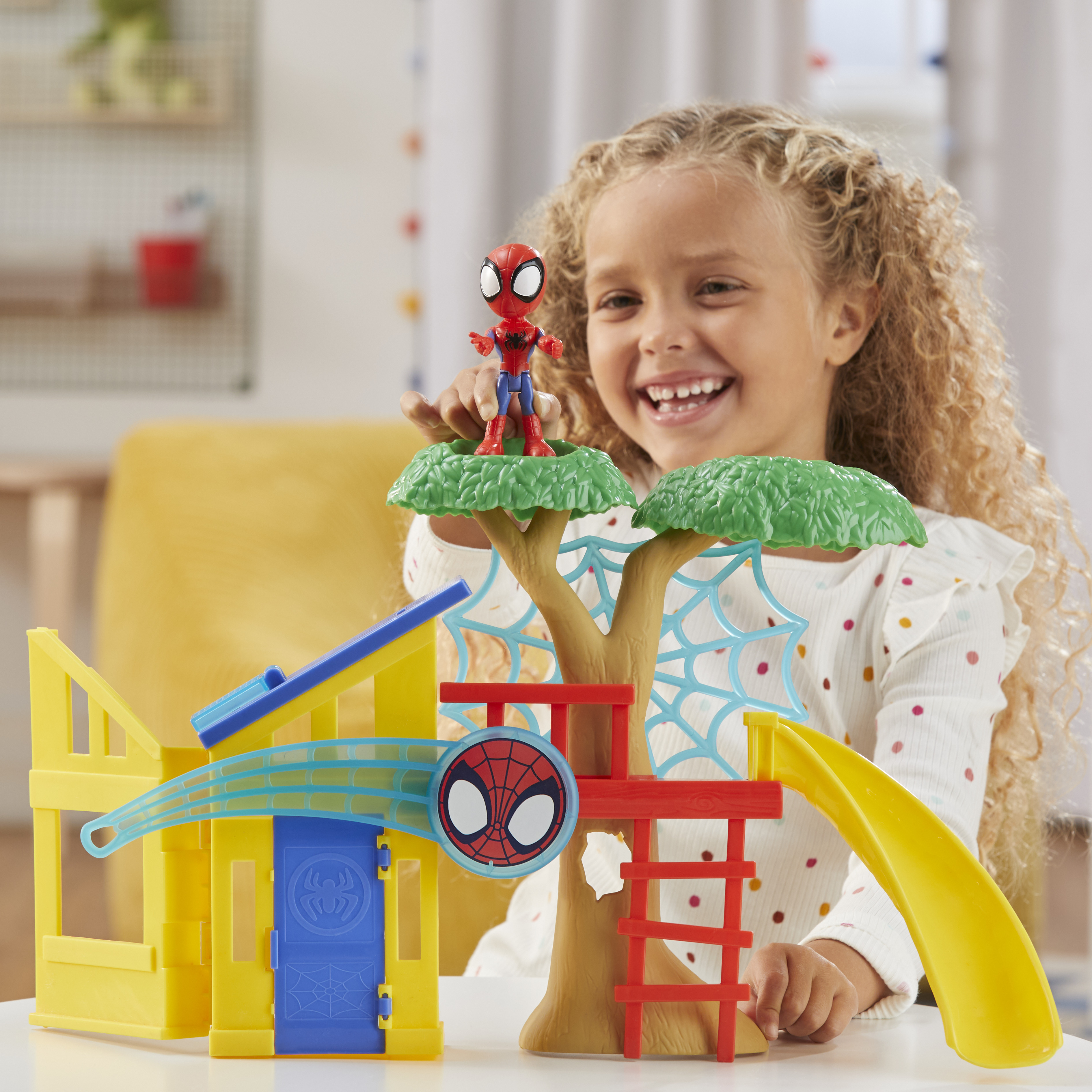 Voir la diapositive 8 : HASBRO Aire de Jeux Spidey