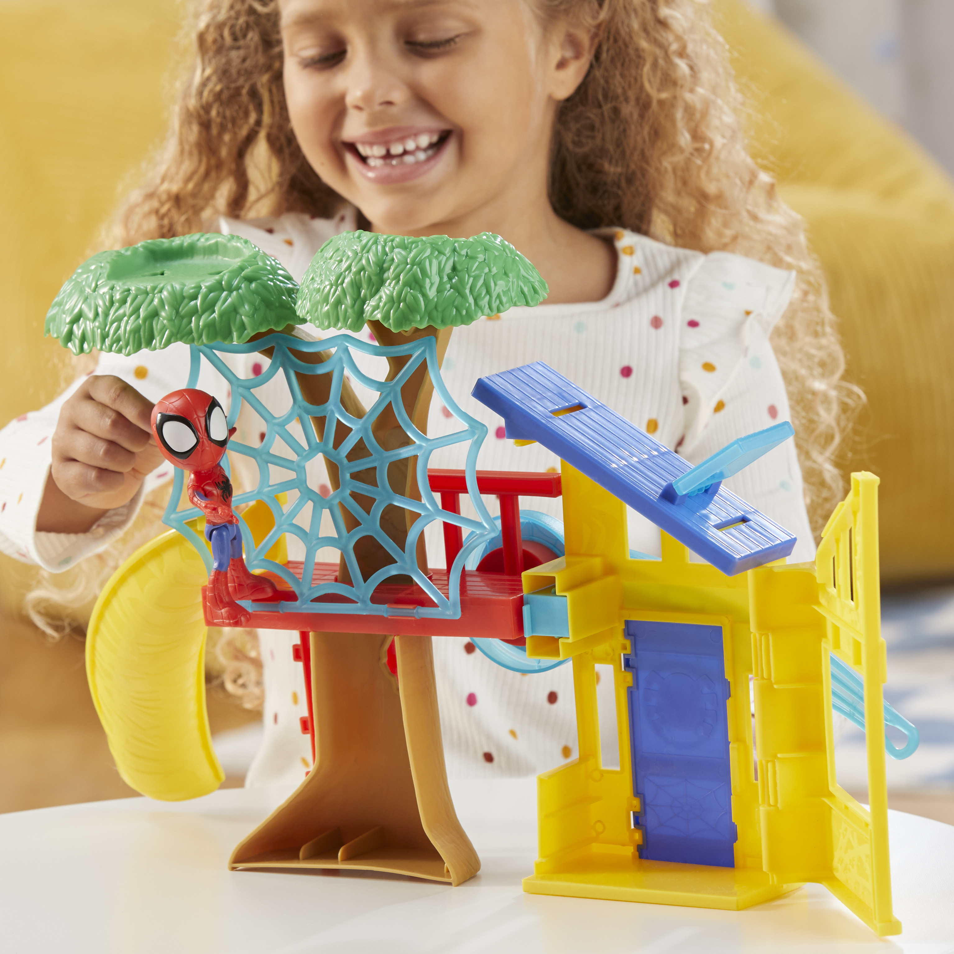 Voir la diapositive 11 : HASBRO Aire de Jeux Spidey