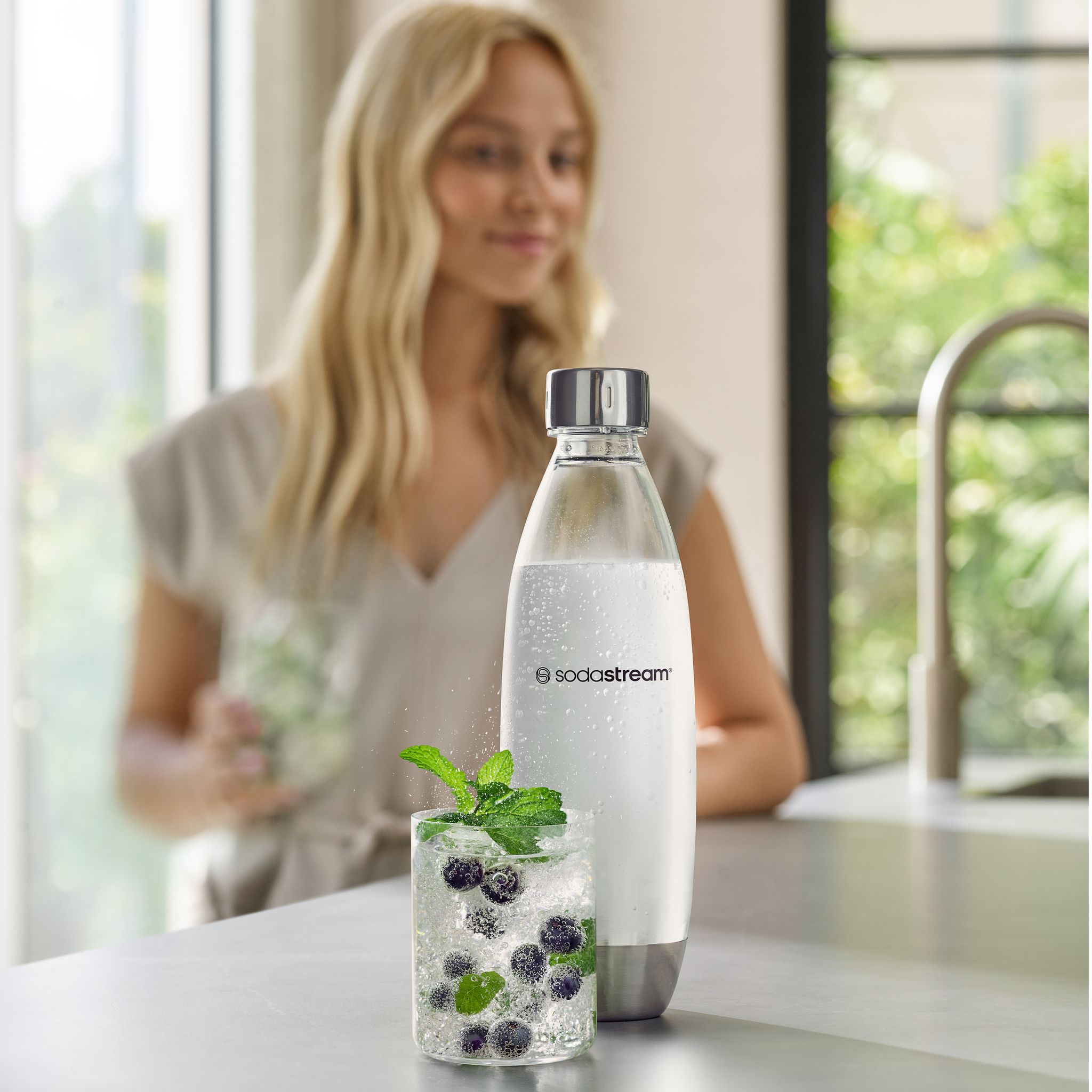Voir la diapositive 4 : SODASTREAM Bouteille fuse métal 1 L