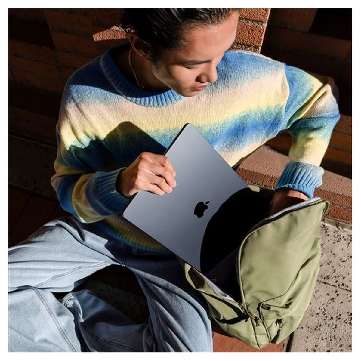 APPLE MacBook Air 15,3" 256Go SSD 8Go RAM Puce M3 - Silver