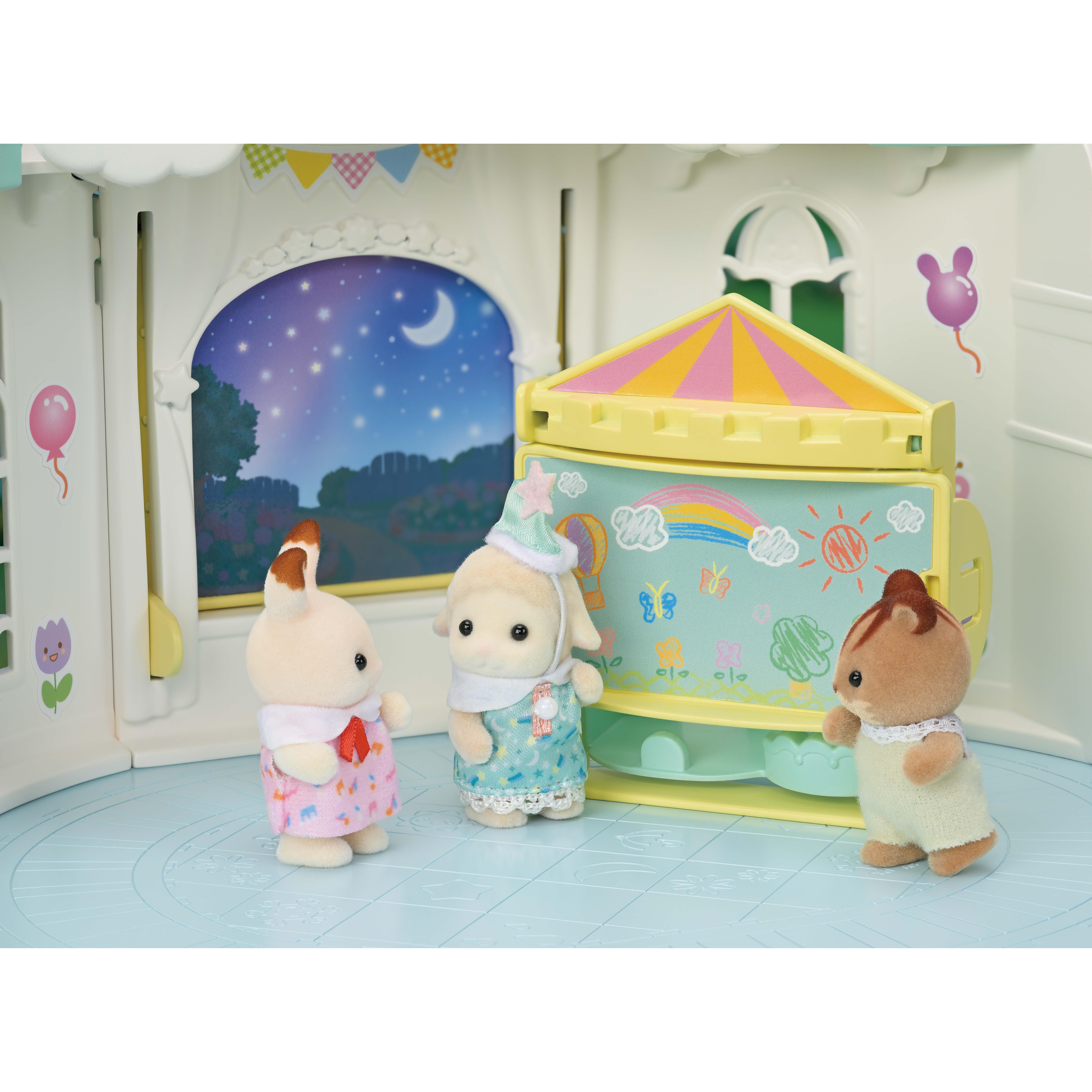 Voir la diapositive 12 : EPOCH D'ENFANCE Sylvanian Families - La crèche ensoleillée