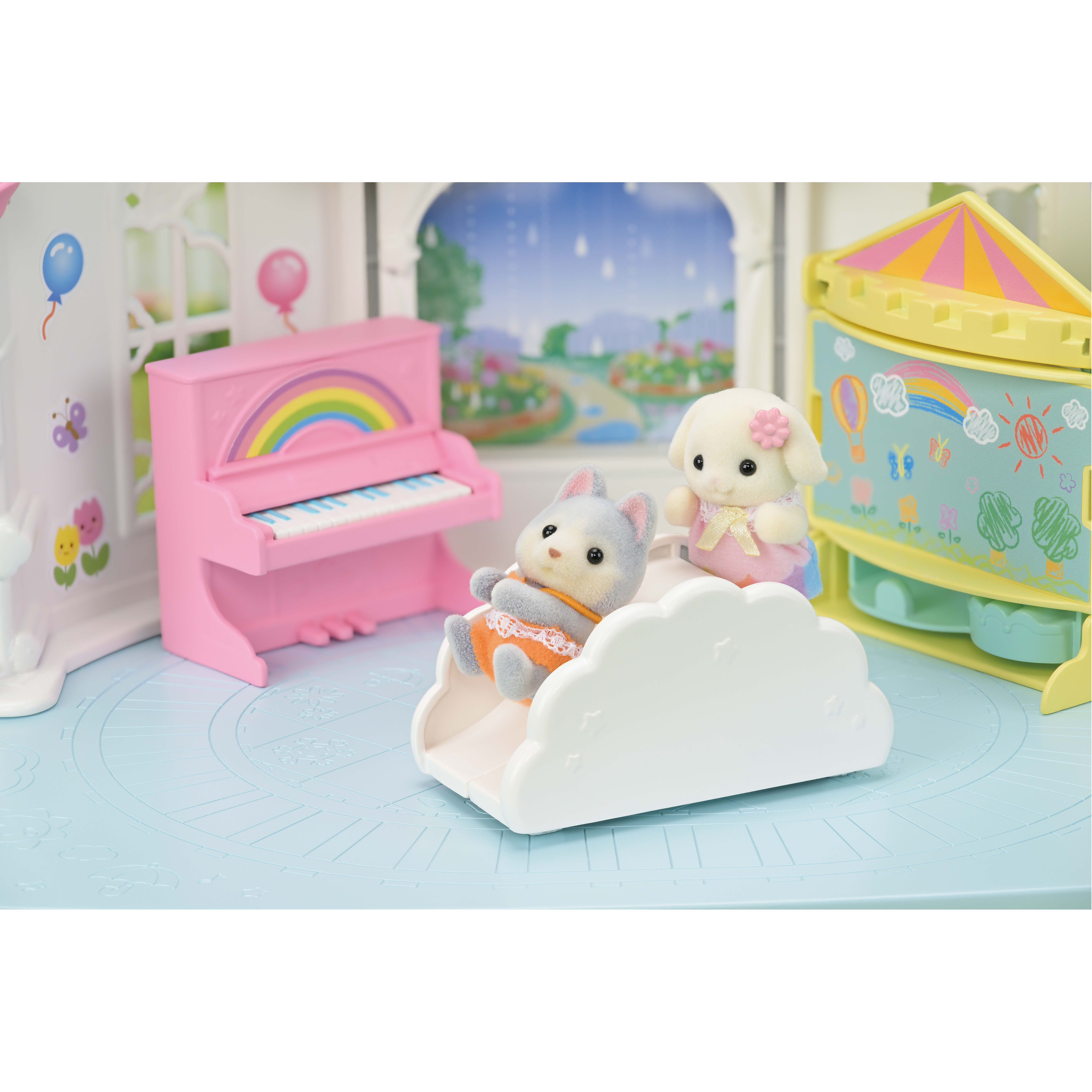 Voir la diapositive 6 : EPOCH D'ENFANCE Sylvanian Families - La crèche ensoleillée