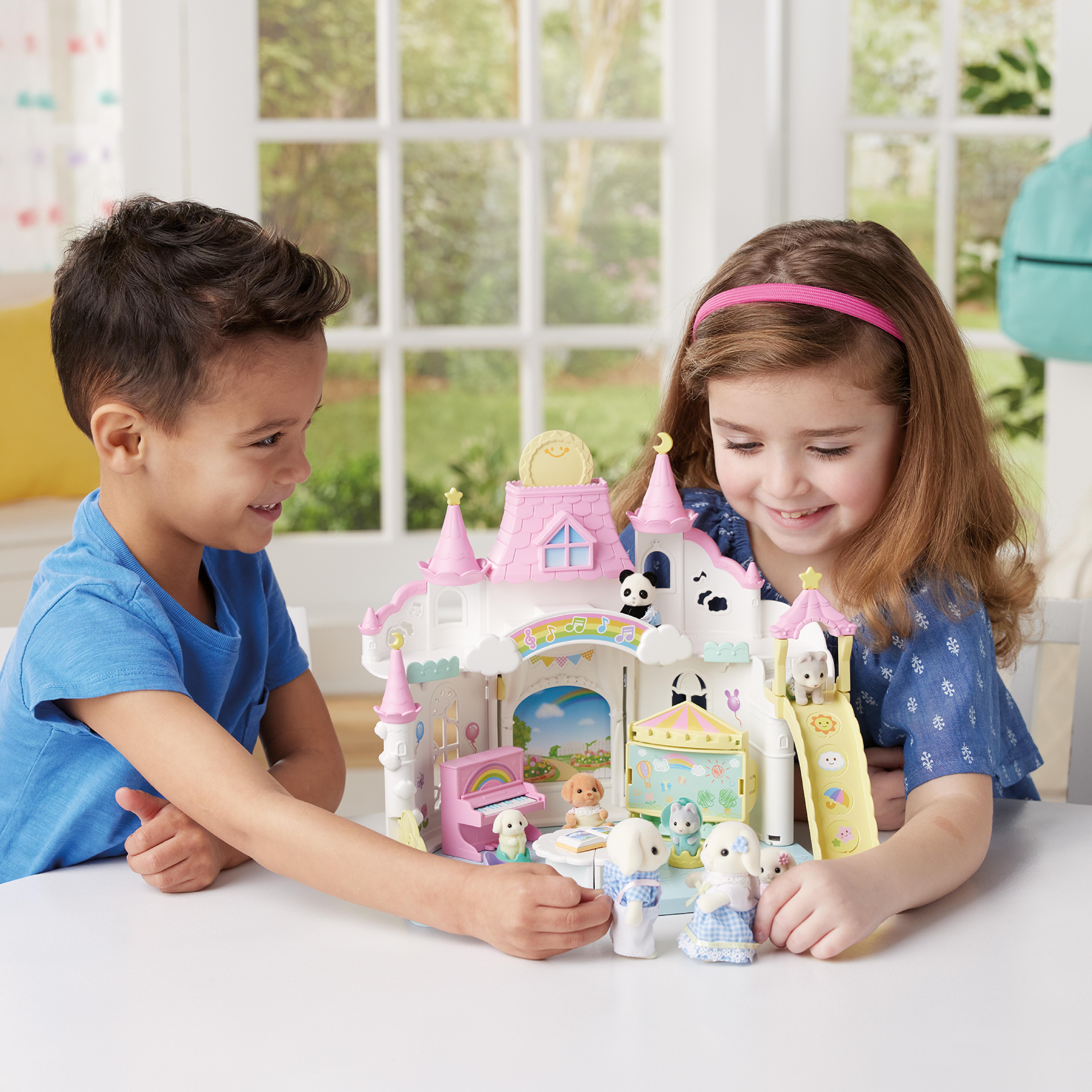 Voir la diapositive 8 : EPOCH D'ENFANCE Sylvanian Families - La crèche ensoleillée