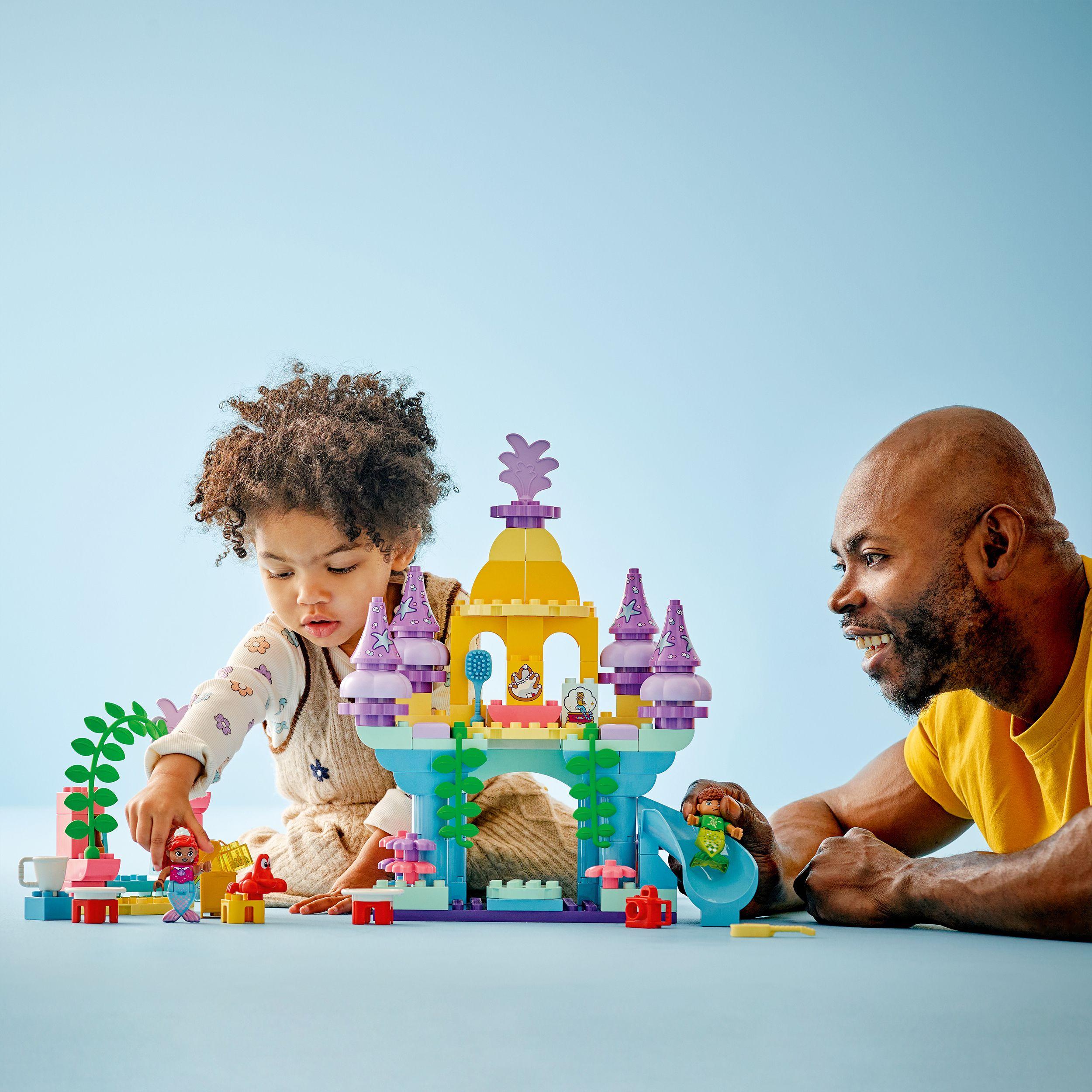 Voir la diapositive 7 : LEGO Disney 10435 - Le Palais Sous-marin Magique d'Ariel - Poupée La Petite Sirène - Jouet d'Activité et de Développement - mes Premières Briques Pour Enfants dès 2 Ans Passionnés de Jeu de Rôle