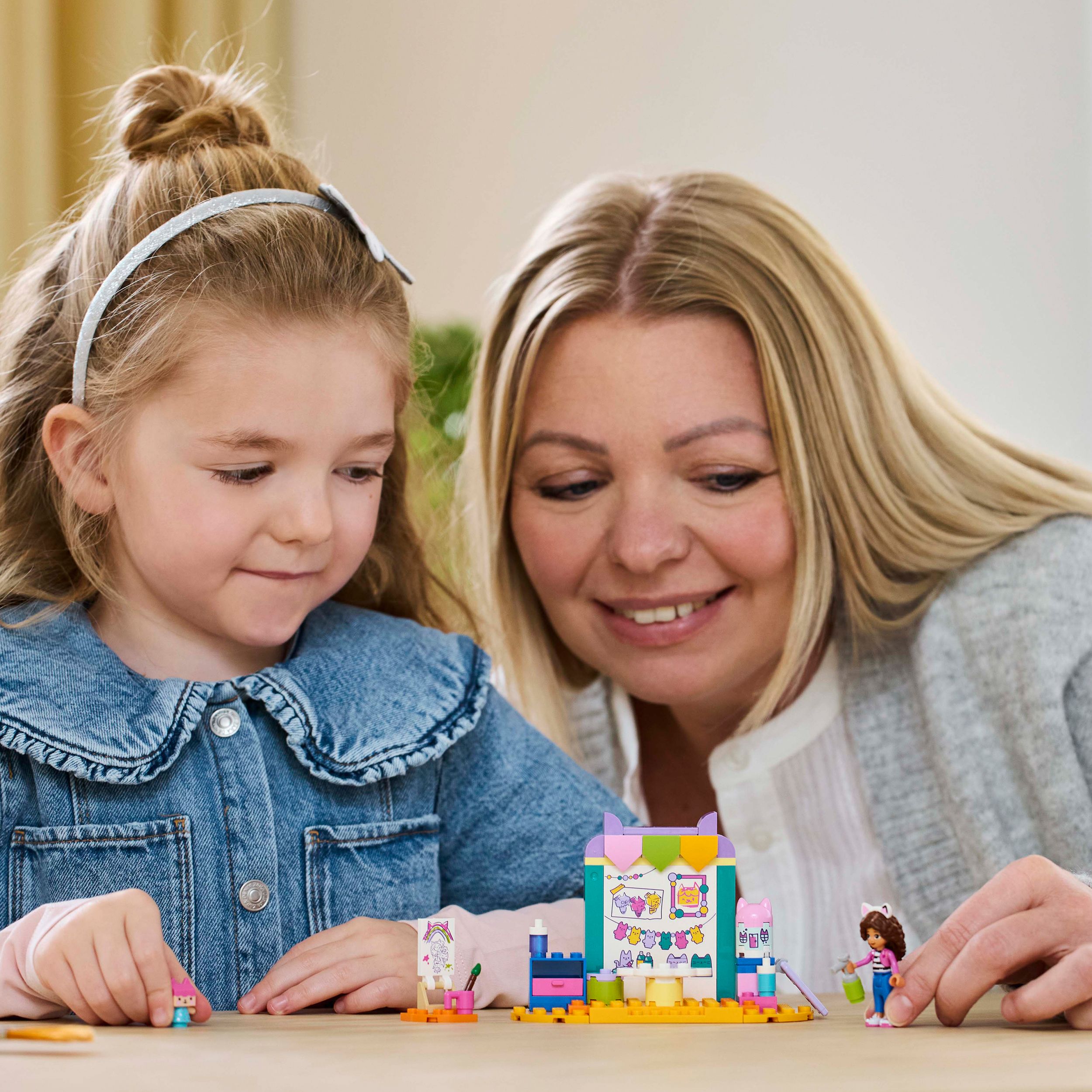 Voir la diapositive 6 : LEGO Gabby et la Maison Magique 10795 - Bricolage avec Bébé Boîte - Jouet d'Activité et de Développement pour Enfants - Loisir Créatif - Jeu d'Éveil Éducatif pour Garçons et Filles de 4 Ans