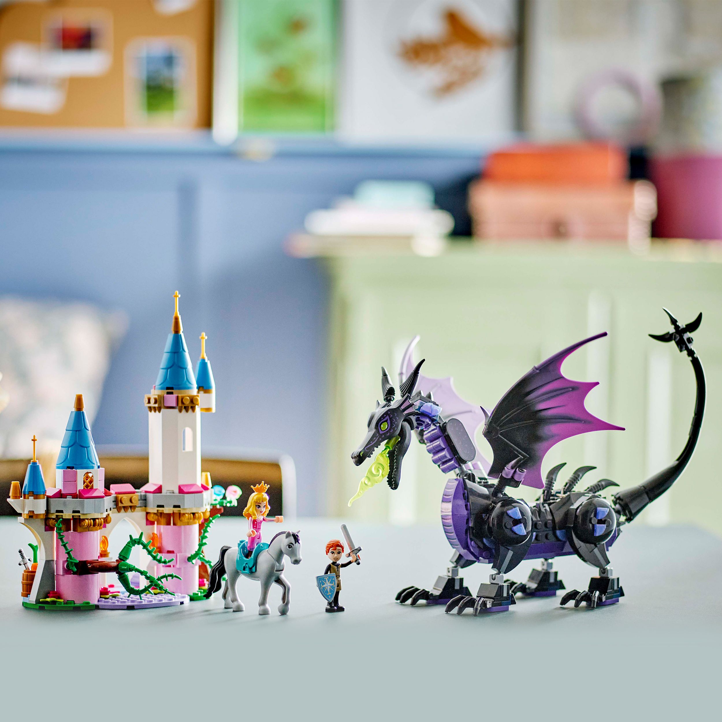Voir la diapositive 6 : LEGO Disney 43240 - Maléfique en Dragon, Jouet de Construction Pour les Enfants et les Fans de La Belle au Bois Dormant