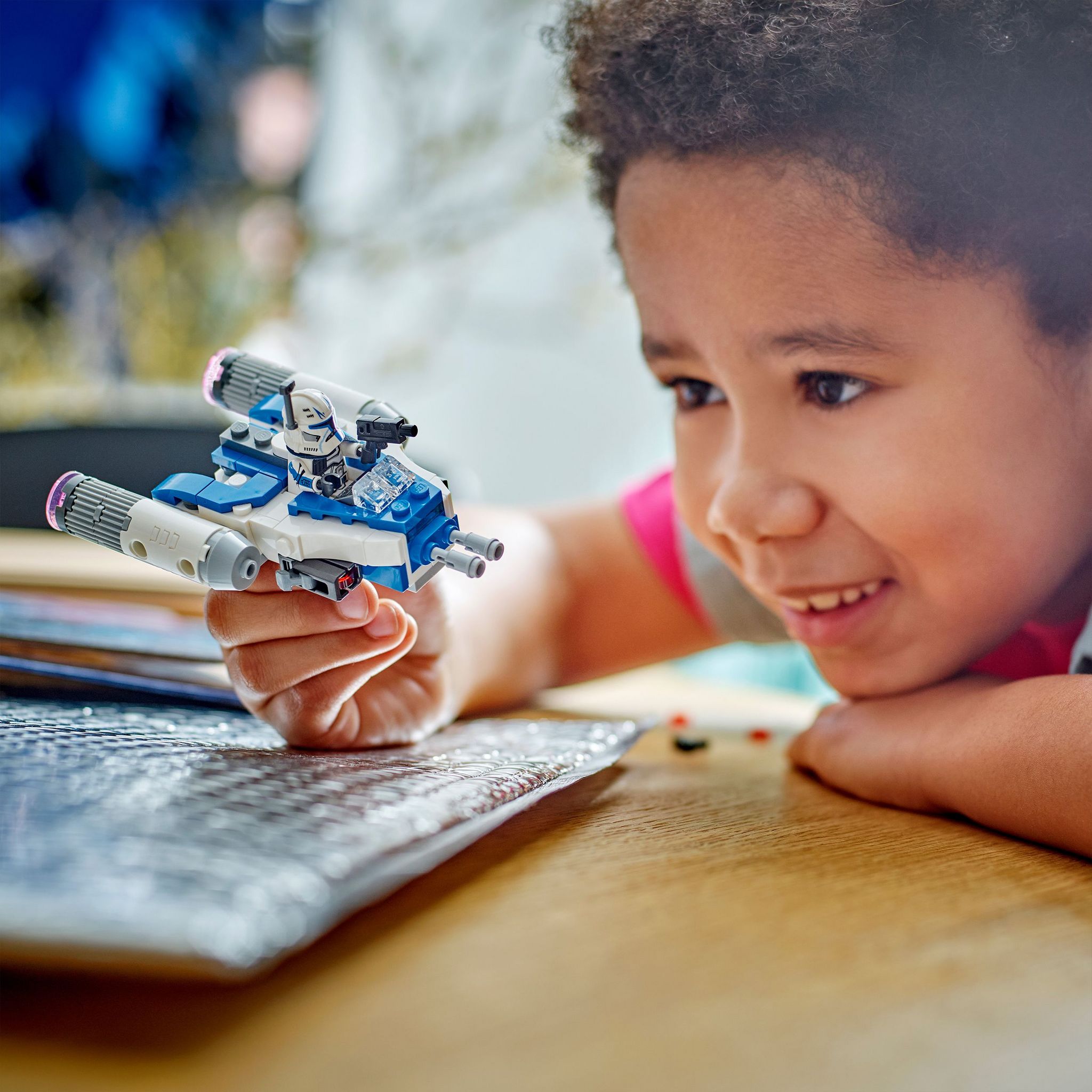 Voir la diapositive 7 : LEGO Star Wars 75391 - The Clone Wars Le Microfighter Y-Wing du Capitaine Rex - Vaisseau à Construire en Briques et à Collectionner