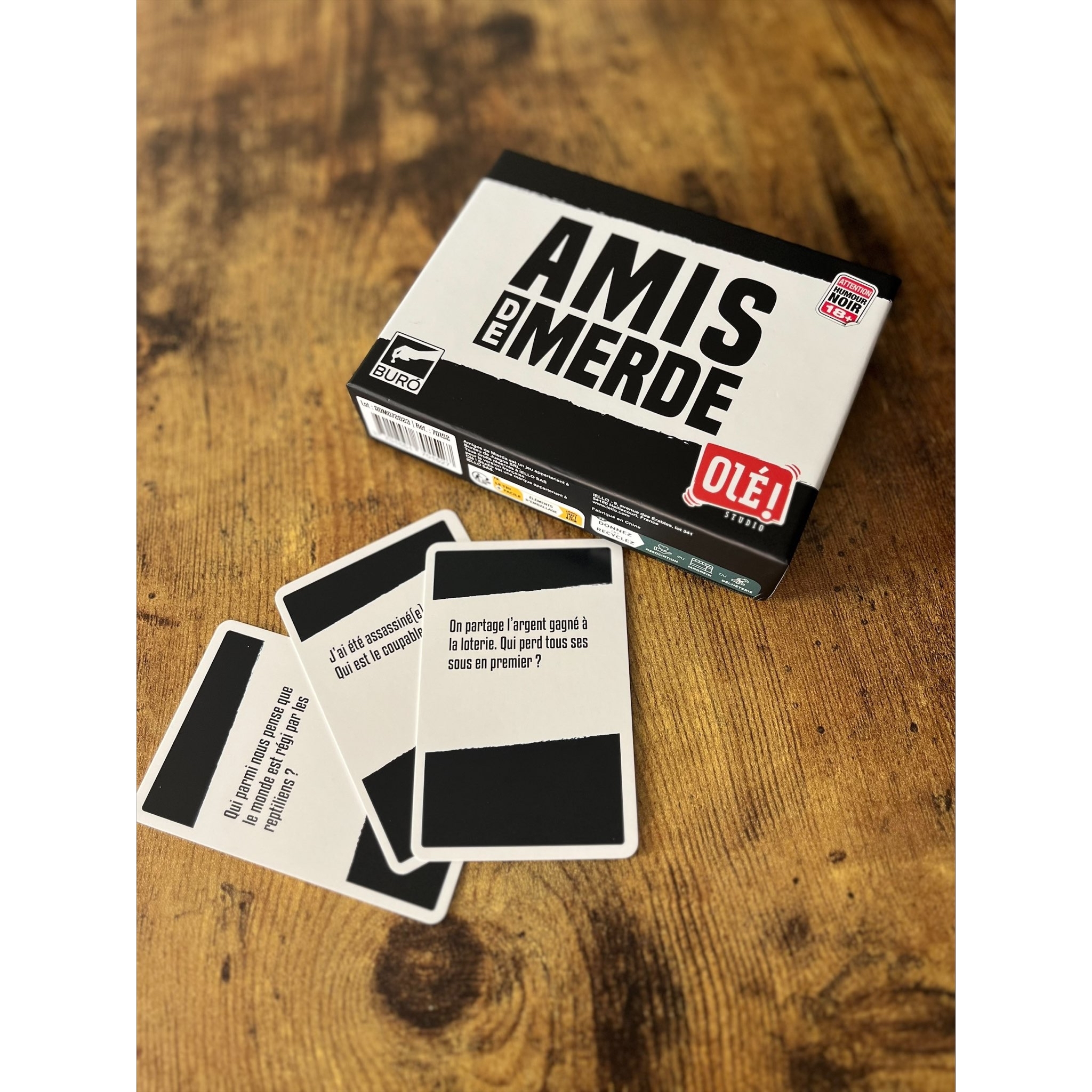 Voir la diapositive 4 : IELLO Jeu Amis de Merde