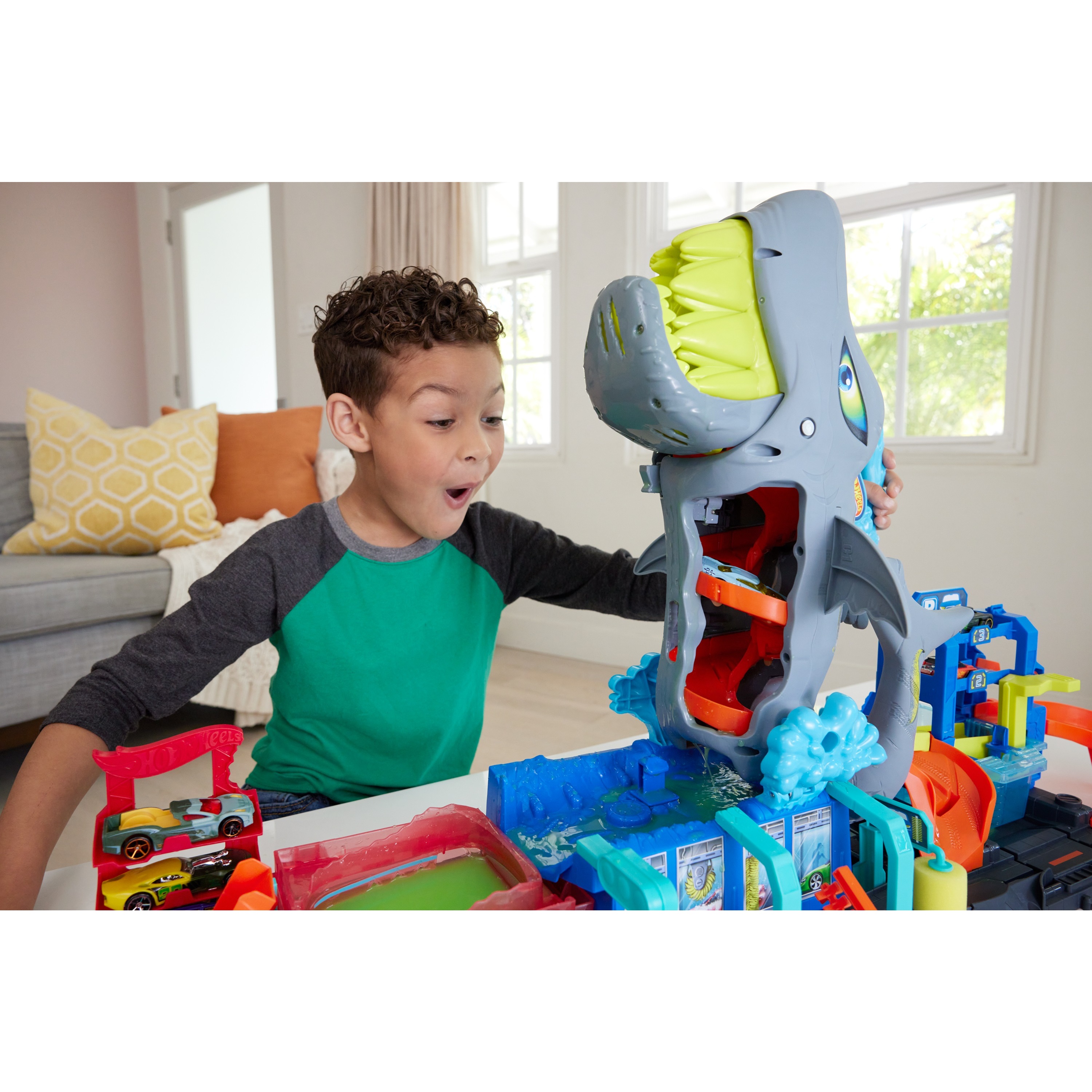 Voir la diapositive 6 : MATTEL Coffret Station de lavage Ultra requin
