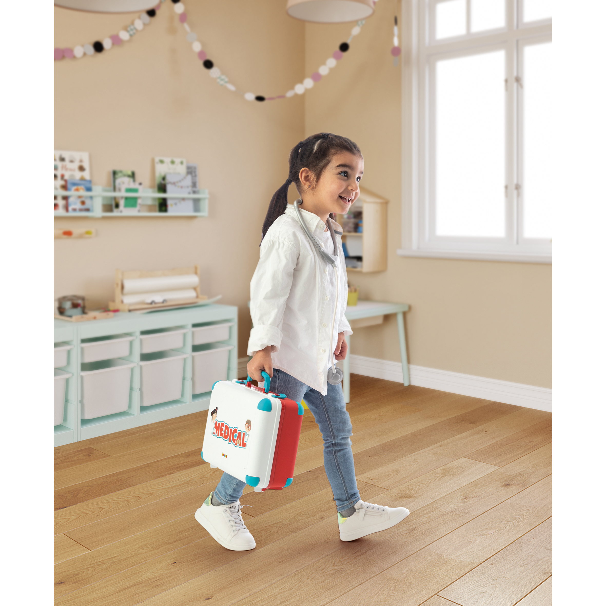 Voir la diapositive 4 : SMOBY Malette médicale