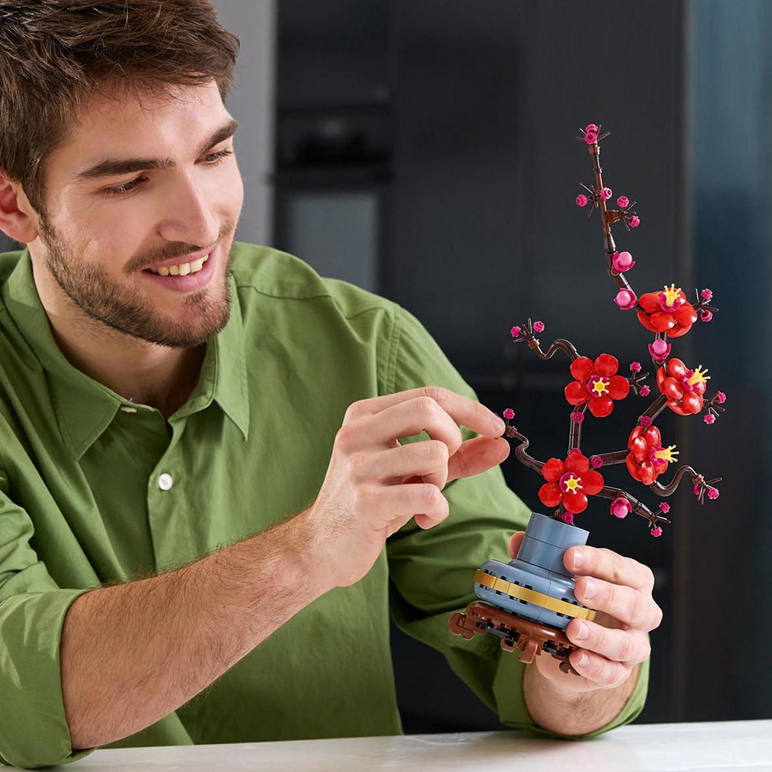 Voir la diapositive 7 : LEGO LEGO Botanicals 10369 Les Fleurs de Prunier - Décoration Intérieure - Set pour Adulte