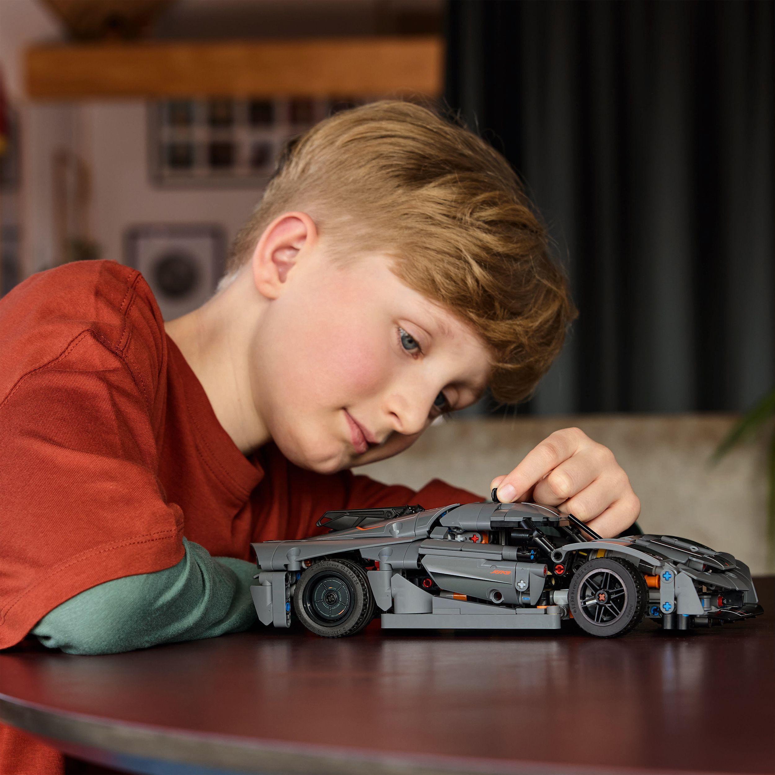 Voir la diapositive 7 : LEGO LEGO® Technic 42173 Hypercar Koenigsegg Jesko Absolut grise - Set de construction