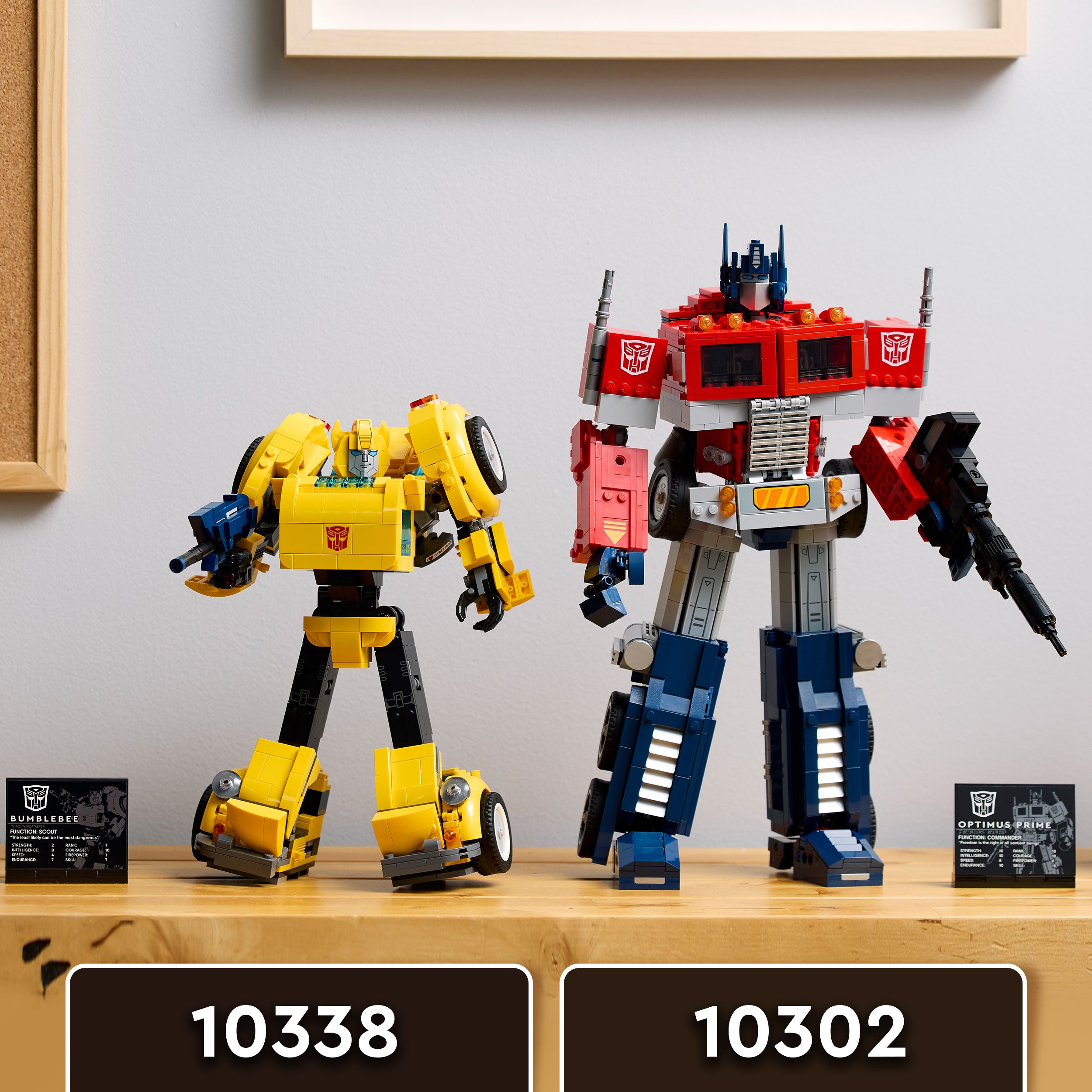 Voir la diapositive 6 : LEGO LEGO® Icons 10338 Transformers Bumblebee - Figurine Robot pour Adultes - Véhicule