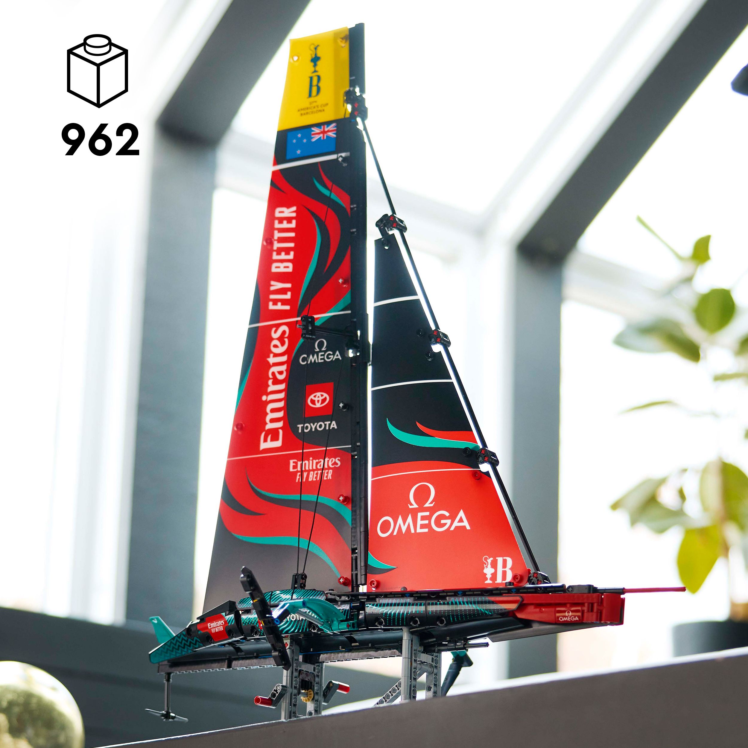 Voir la diapositive 3 : LEGO Technic 42174 - Voilier Coupe America