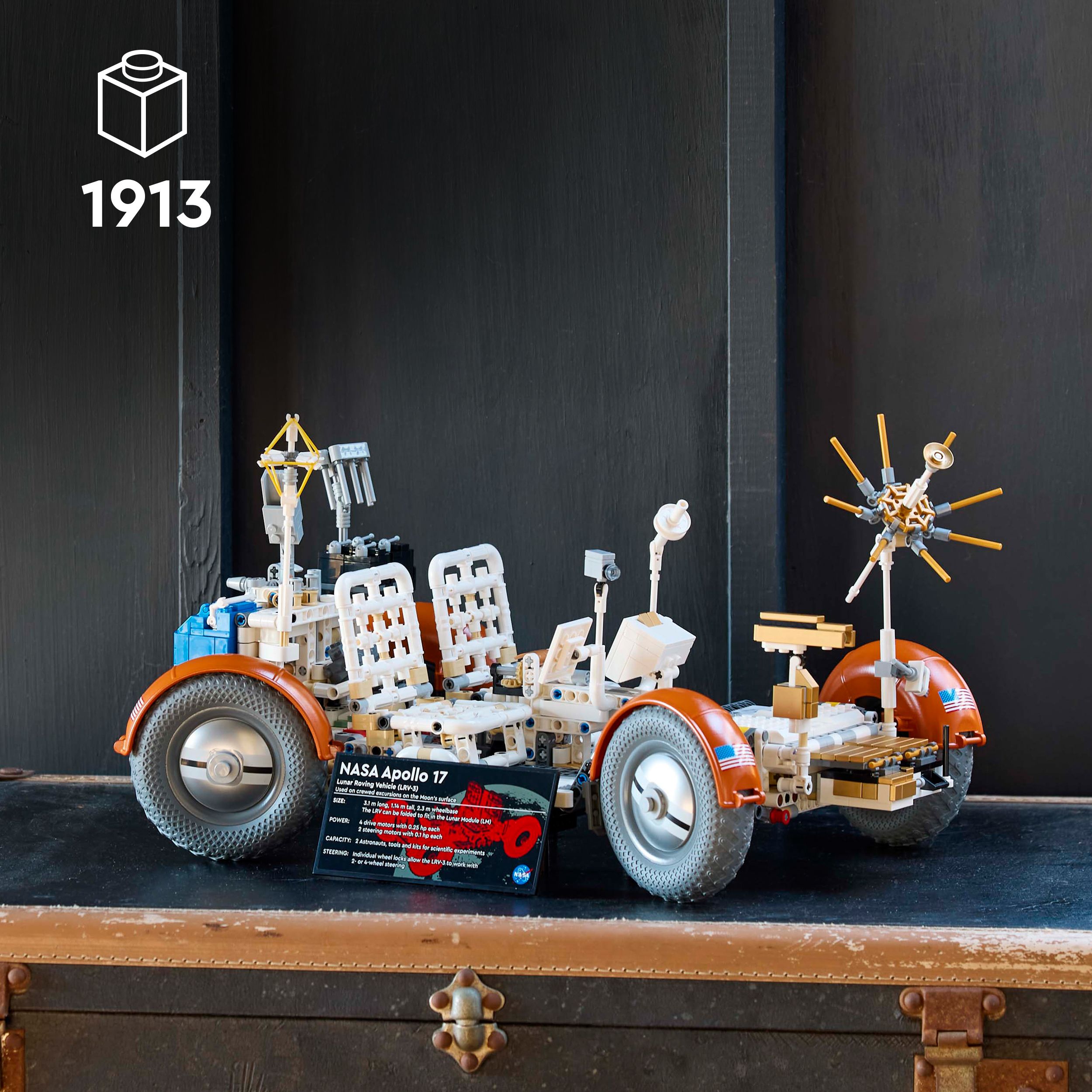 Voir la diapositive 2 : LEGO Technic 42182 - Véhicule d'exploration Lunaire NASA Apollo Lunar LRV