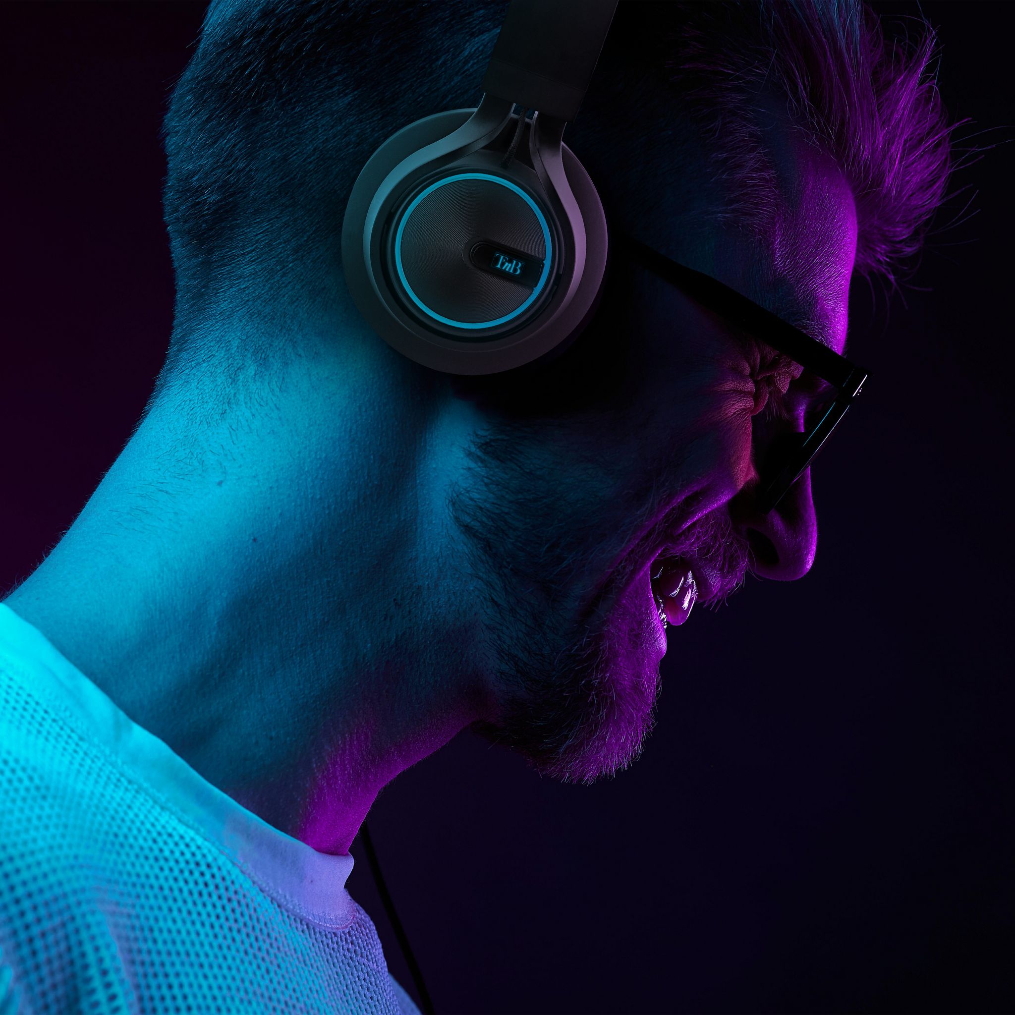 Voir la diapositive 6 : TNB Casque Bluetooth AIR LIGHT LED - Noir