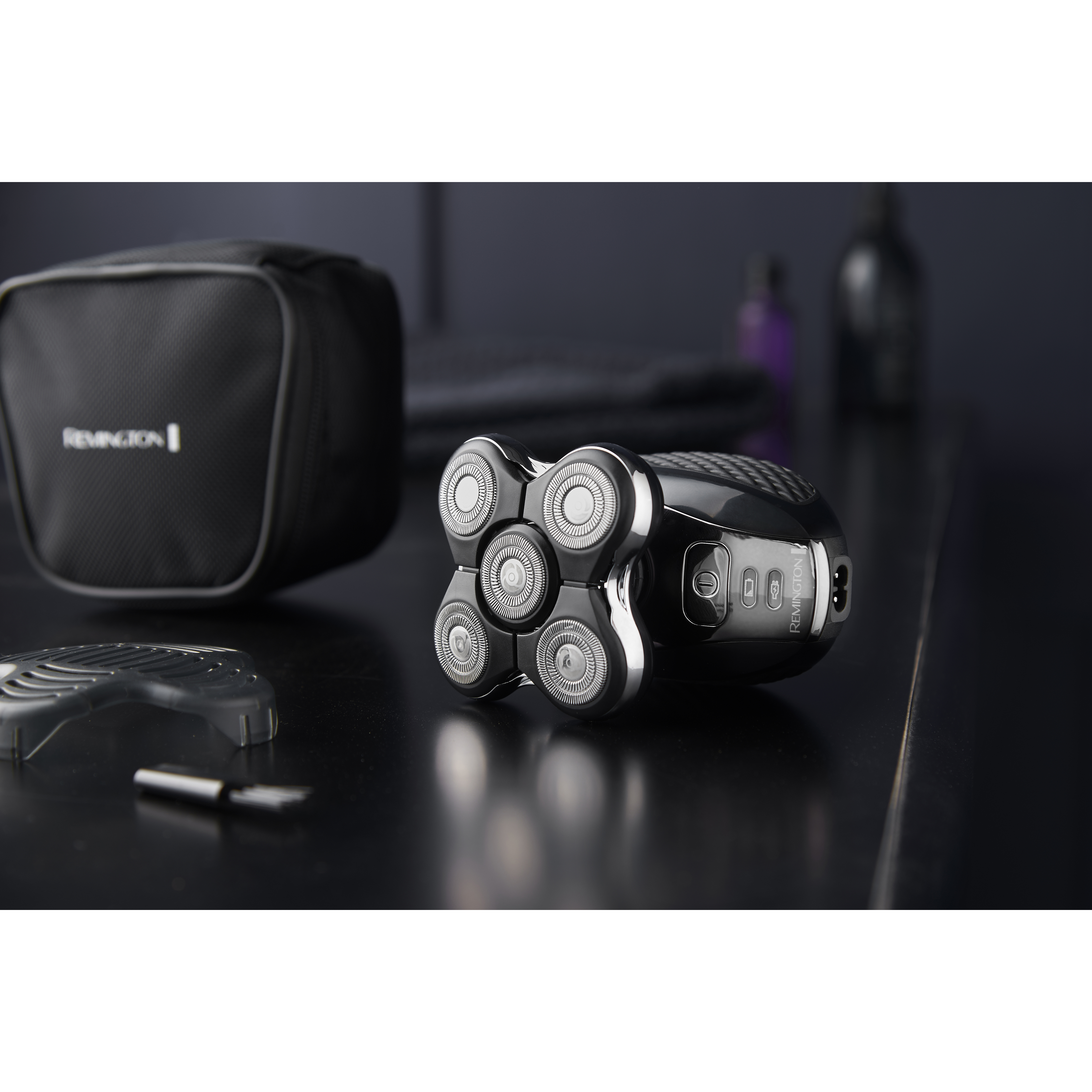 Voir la diapositive 4 : REMINGTON Rasoir RX5 Ultimate Series XR1500 - Noir
