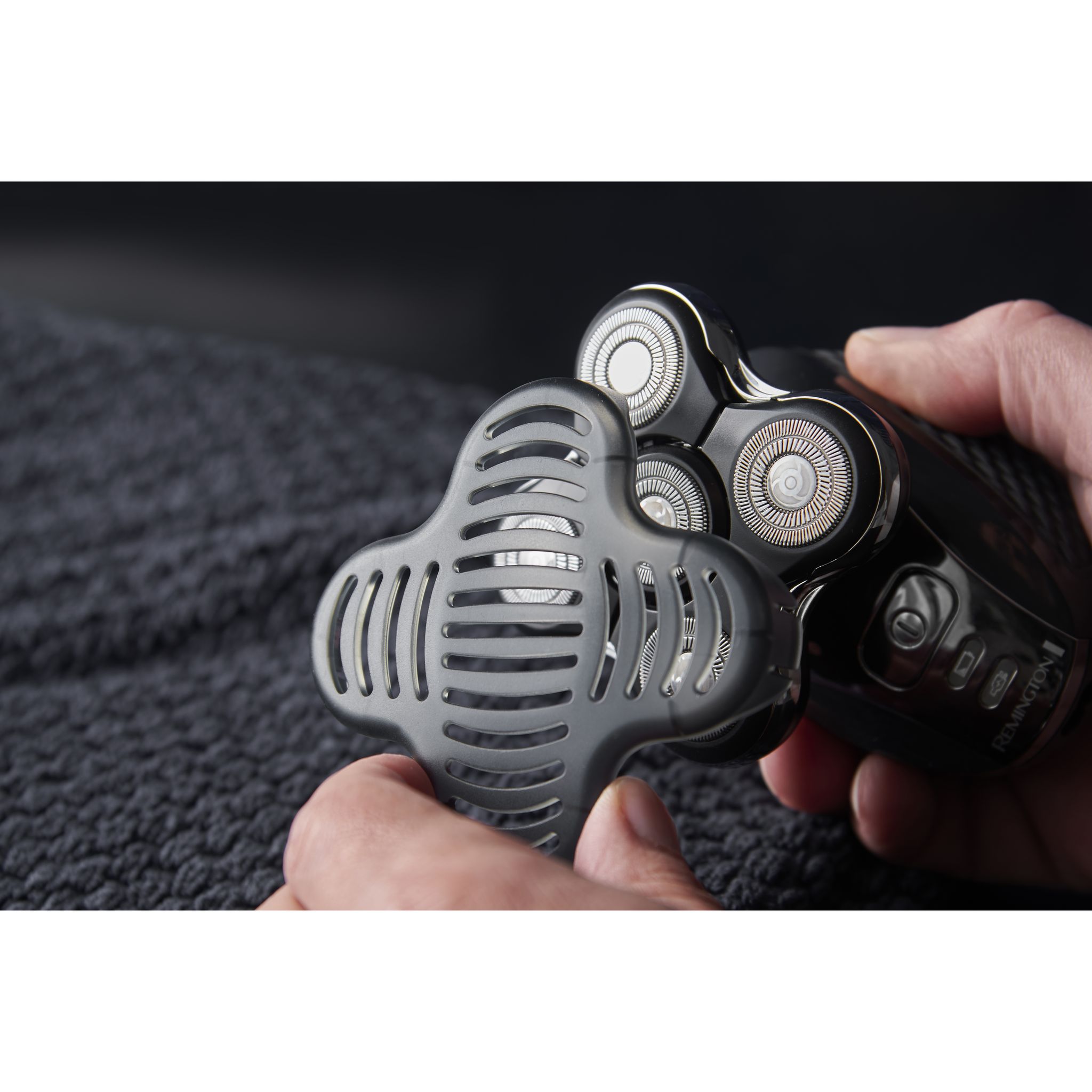 Voir la diapositive 5 : REMINGTON Rasoir RX5 Ultimate Series XR1500 - Noir