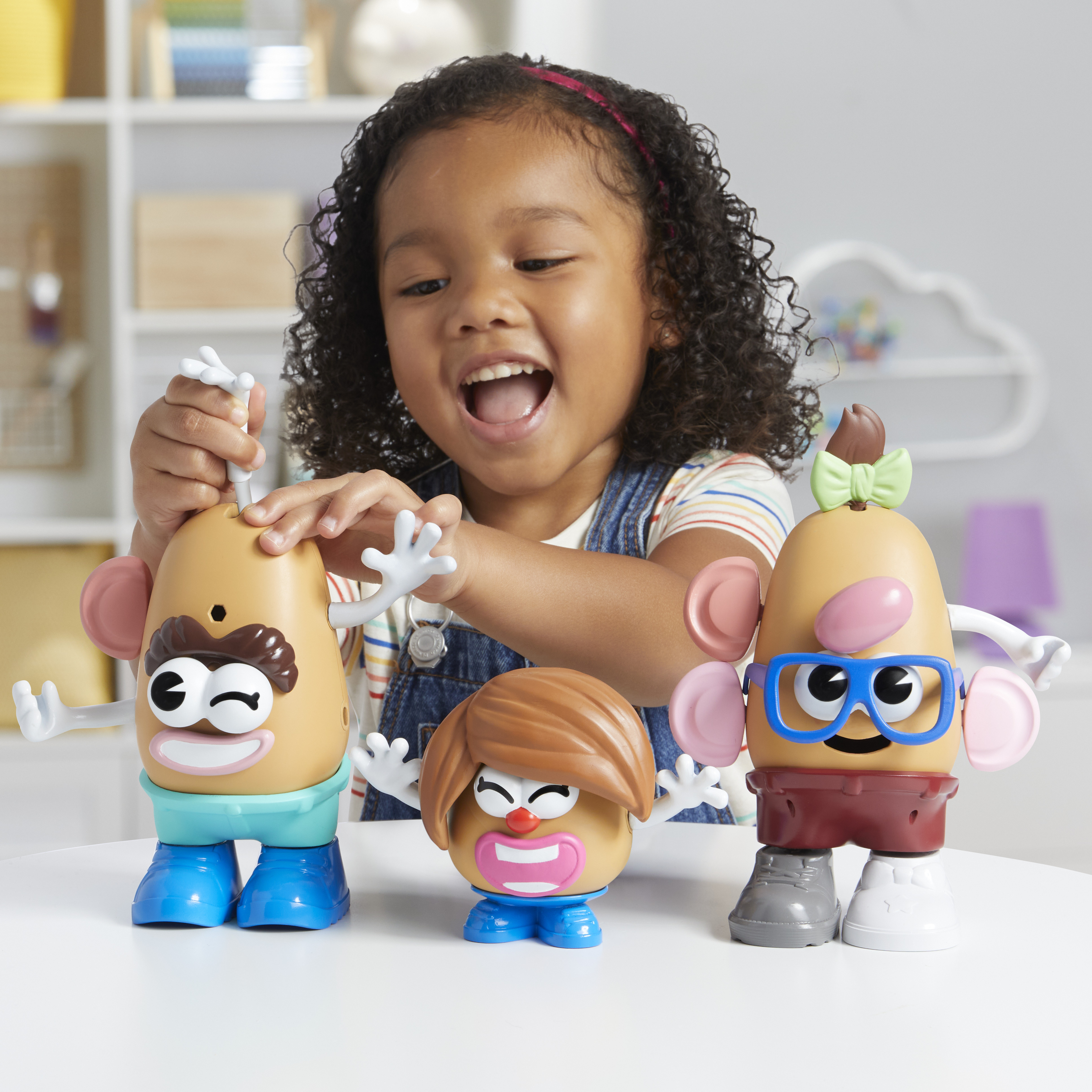 Voir la diapositive 6 : HASBRO La Famille Patate