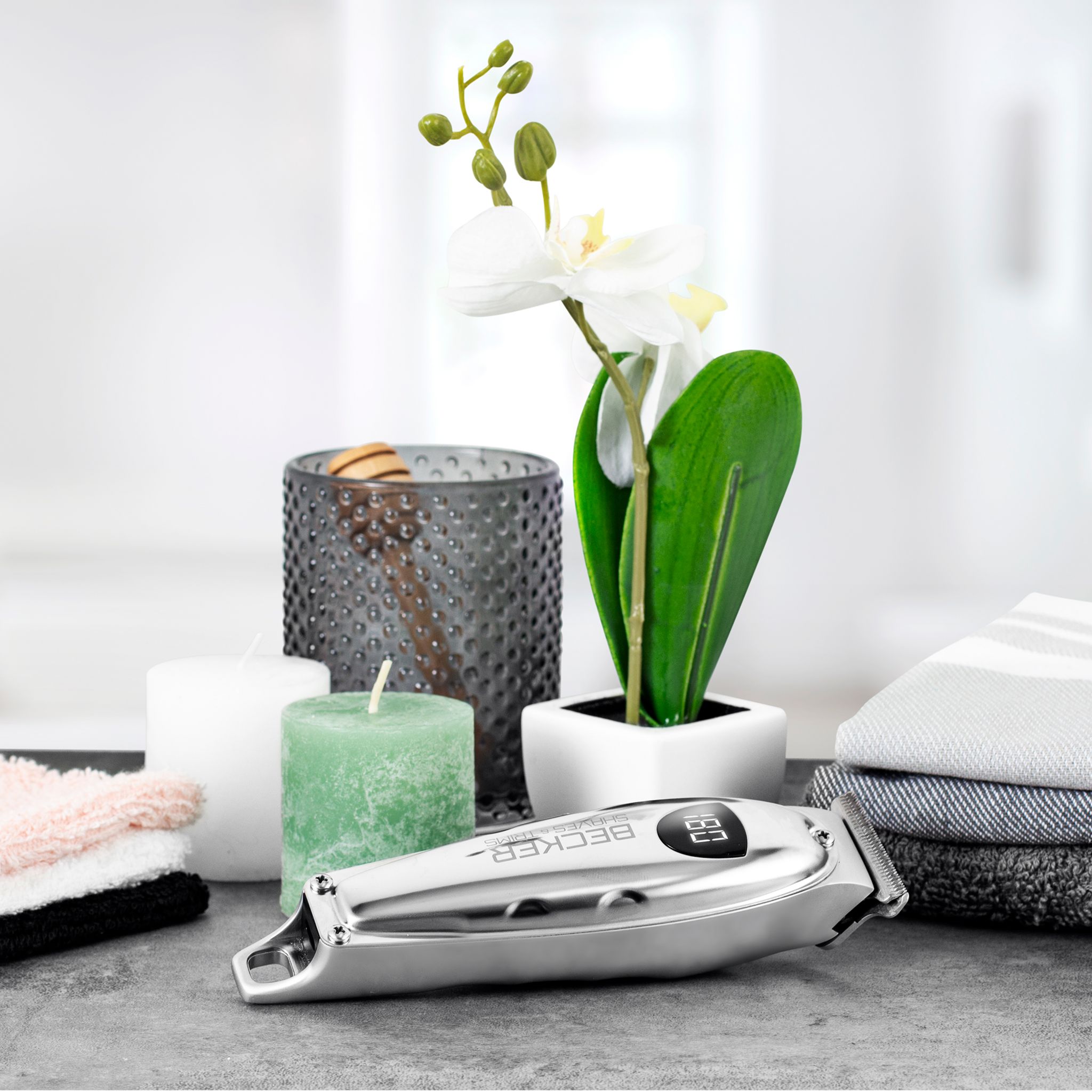 Voir la diapositive 3 : BECKER SHAVES & TRIMS Tondeuse cheveux pro VMAX+ - Argent