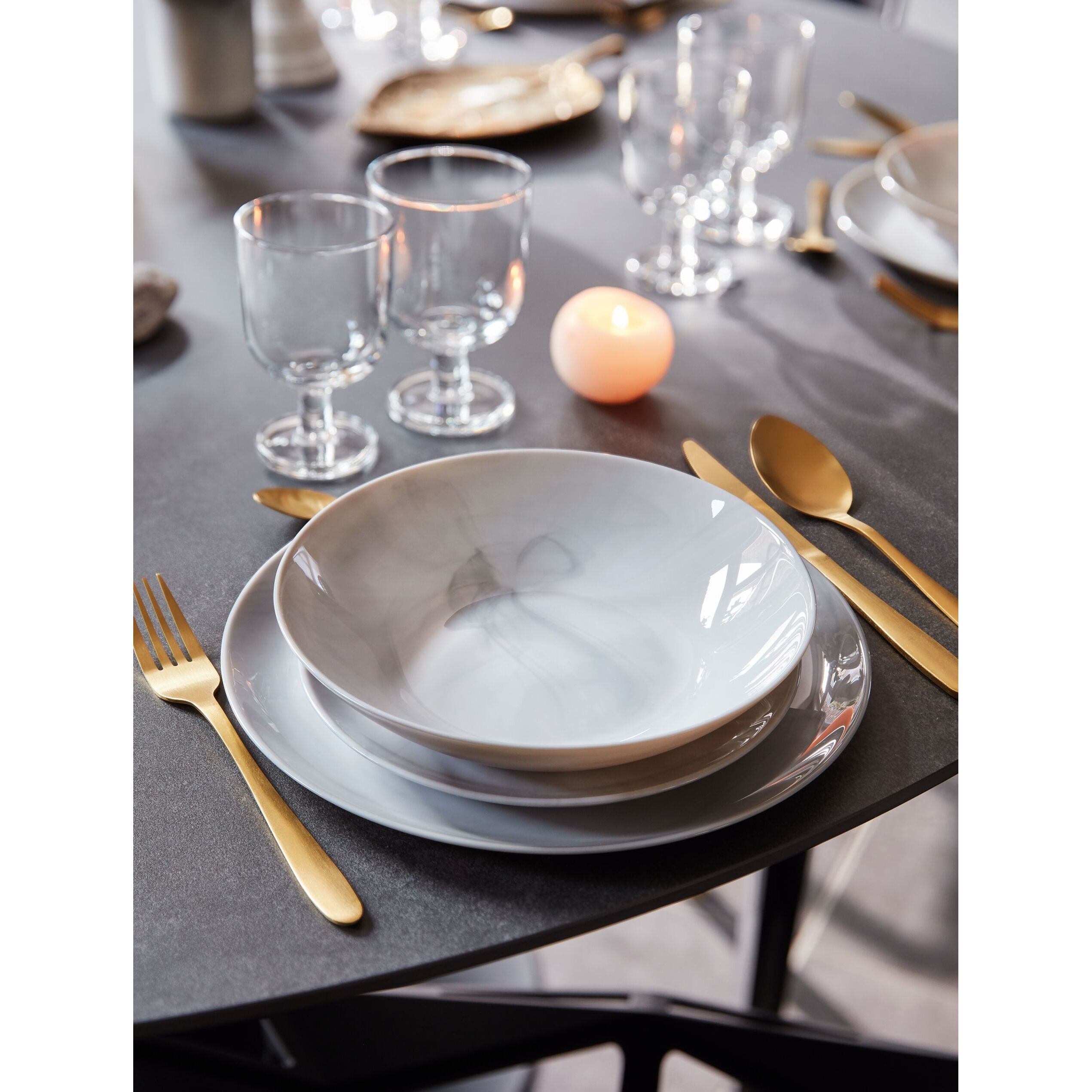 Voir la diapositive 5 : LUMINARC Service d'assiettes 18 pièces DIWALI - Gris marbré